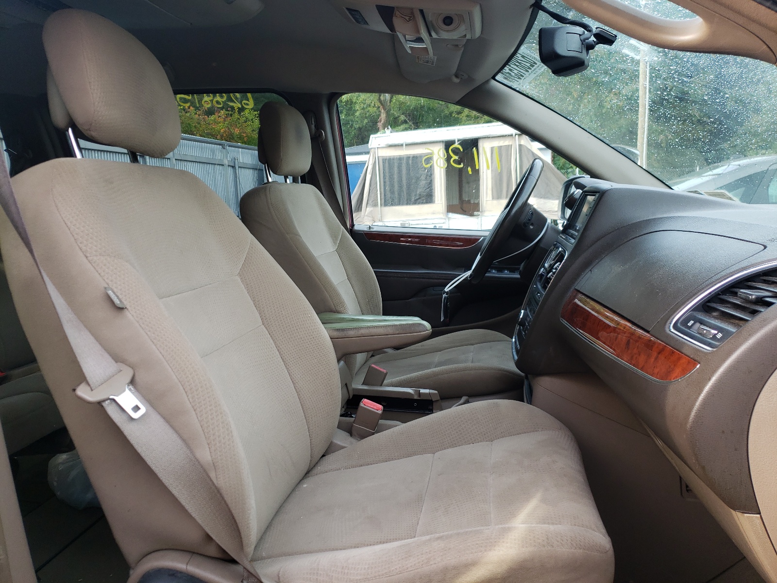 Photo 5 from auction – 2012 CHRYSLER TOWN & COU with VIN 2C4RC1BG2CR227036