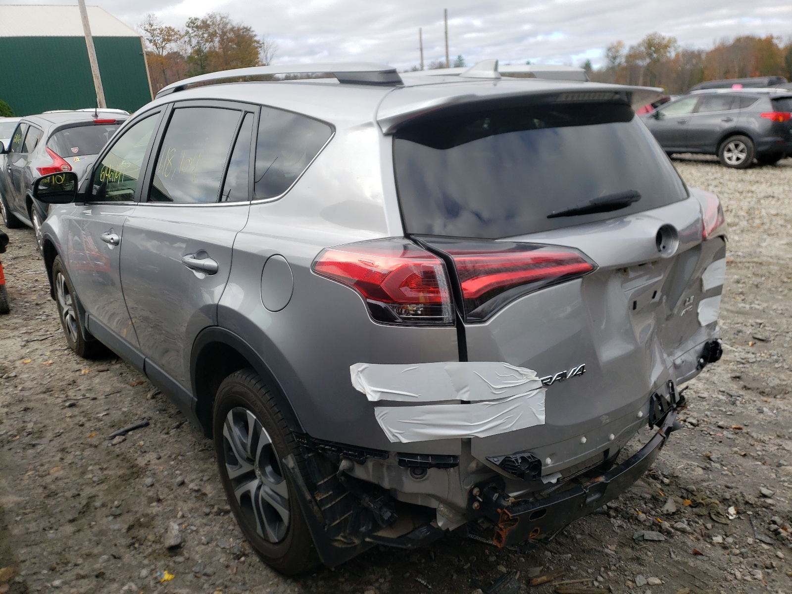 Photo 3 from auction – 2018 TOYOTA RAV4 LE with VIN JTMBFREV0JJ260023