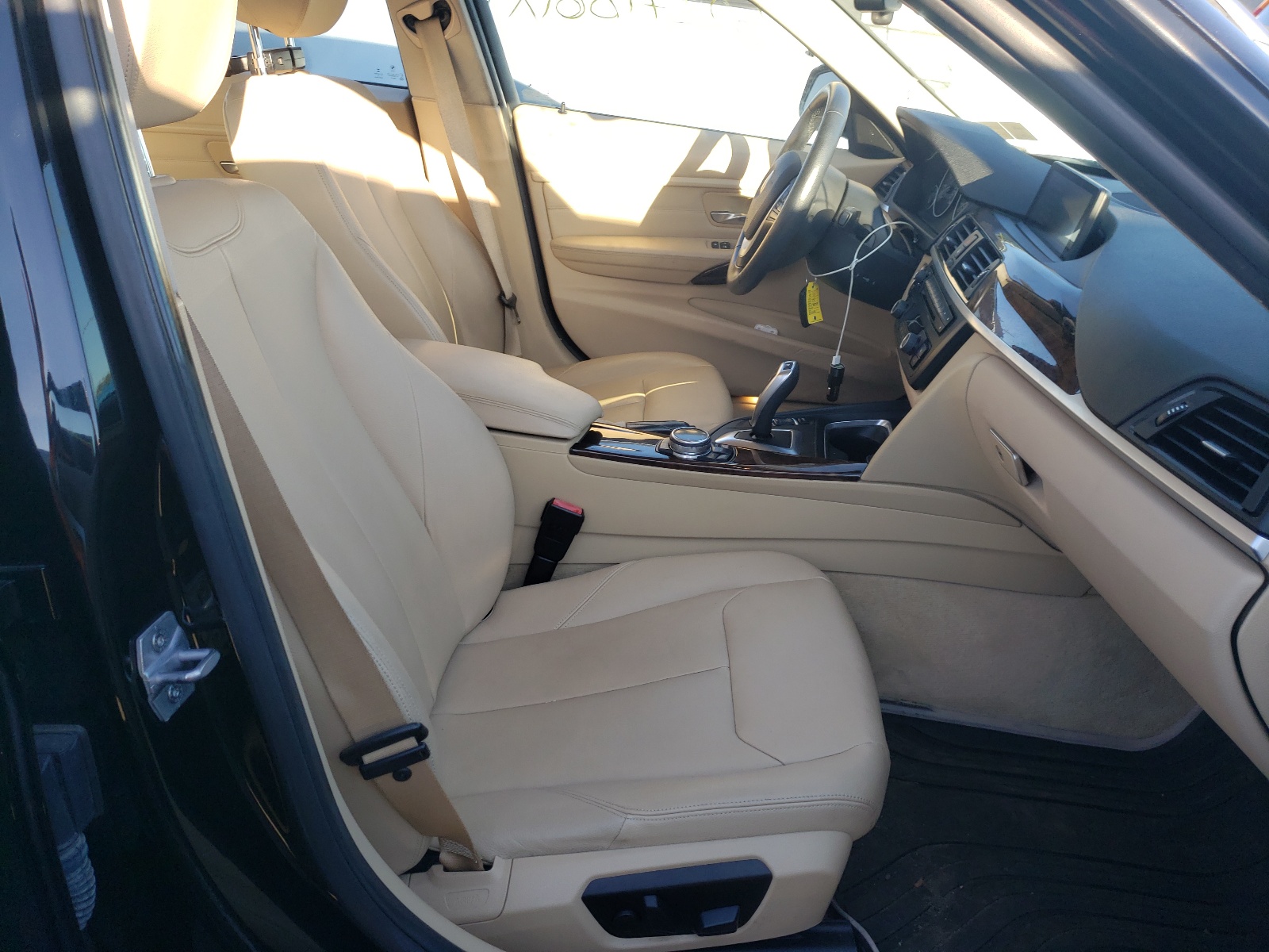 Photo 5 from auction – 2015 BMW 328 XI with VIN WBA3B3G57FNR86131