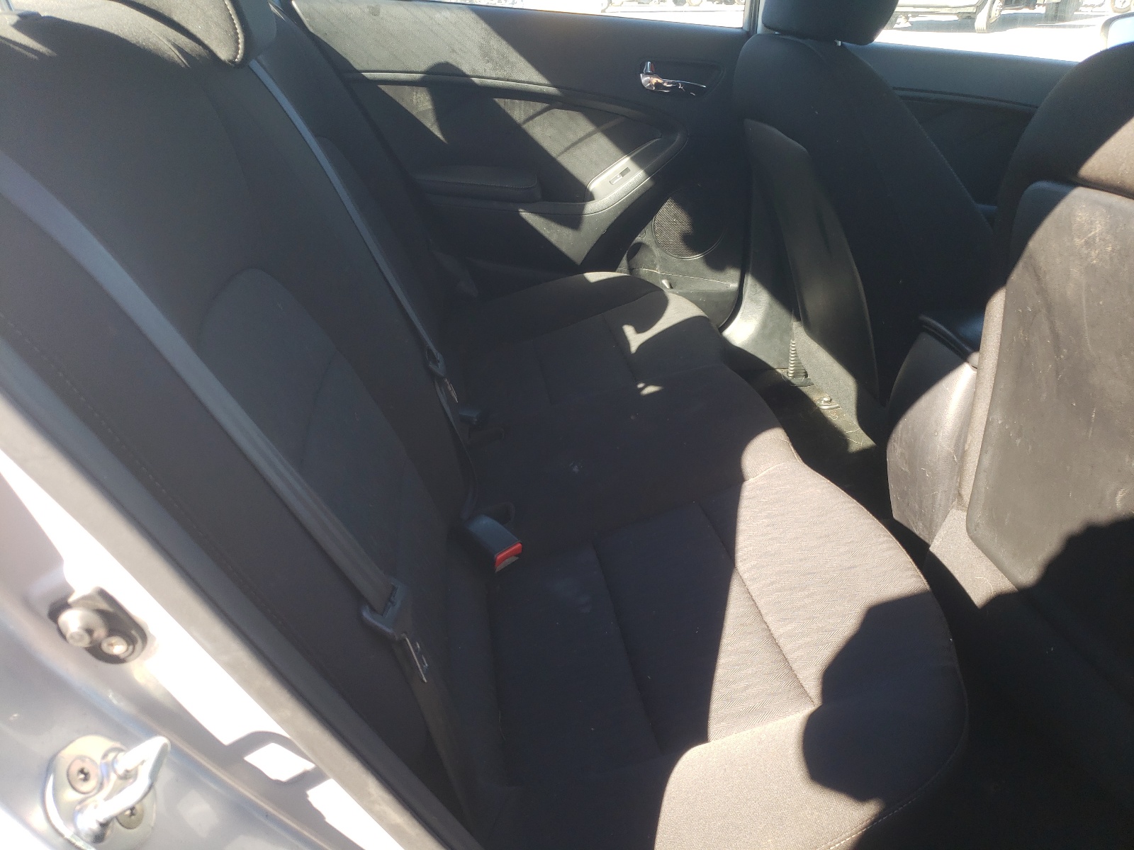 Photo 6 from auction – 2016 KIA FORTE LX with VIN KNAFK4A65G5570617