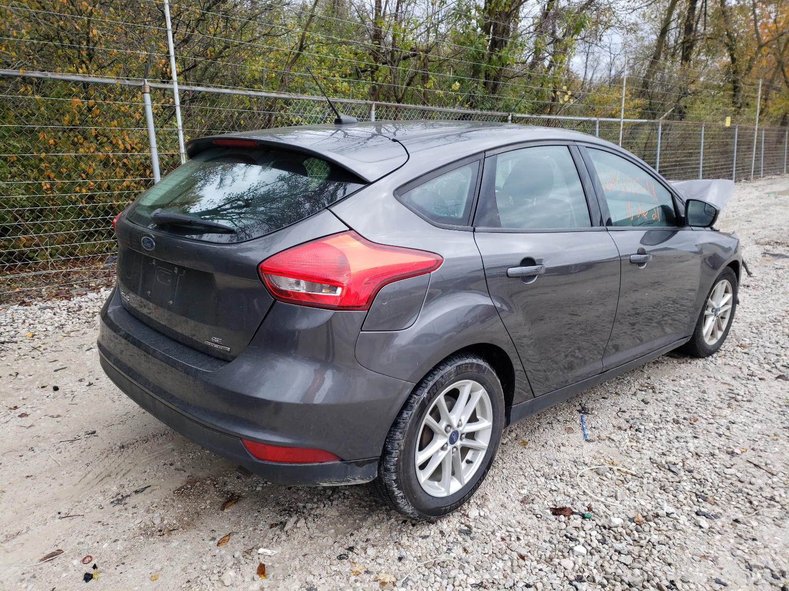 Photo 4 from auction – 2015 FORD FOCUS SE with VIN 1FADP3K29FL316541