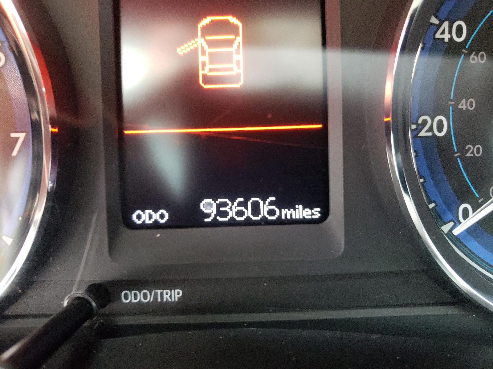 Photo 8 from auction – 2018 TOYOTA COROLLA L with VIN 2T1BURHEXJC065012