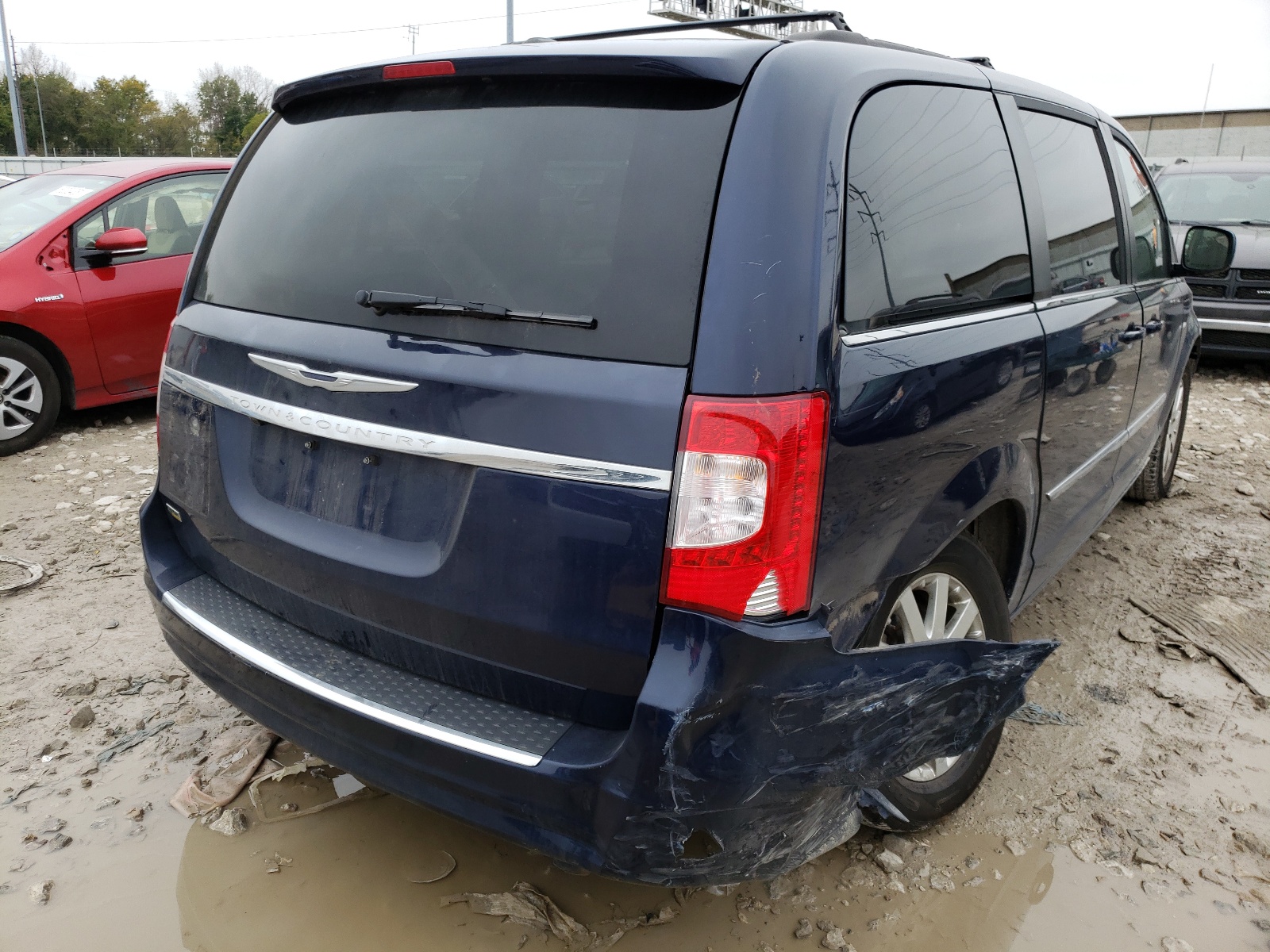 Photo 4 from auction – 2016 CHRYSLER TOWN & COU with VIN 2C4RC1BG3GR157956