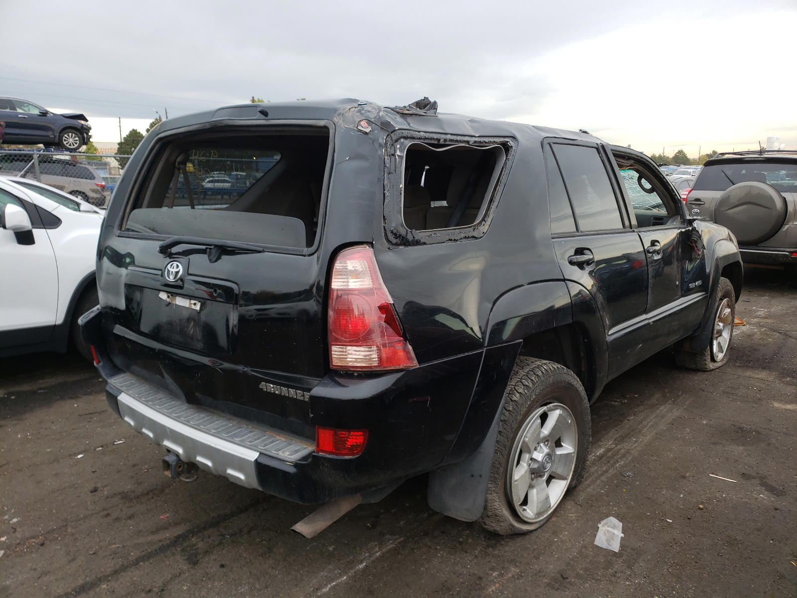 Photo 4 from auction – 2004 TOYOTA 4RUNNER SR with VIN JTEBU14R840049184