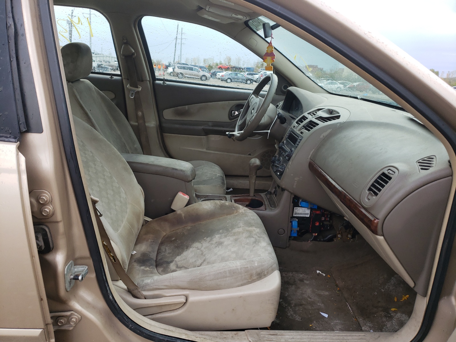 Photo 5 from auction – 2004 CHEVROLET MALIBU LS with VIN 1G1ZT52874F113017