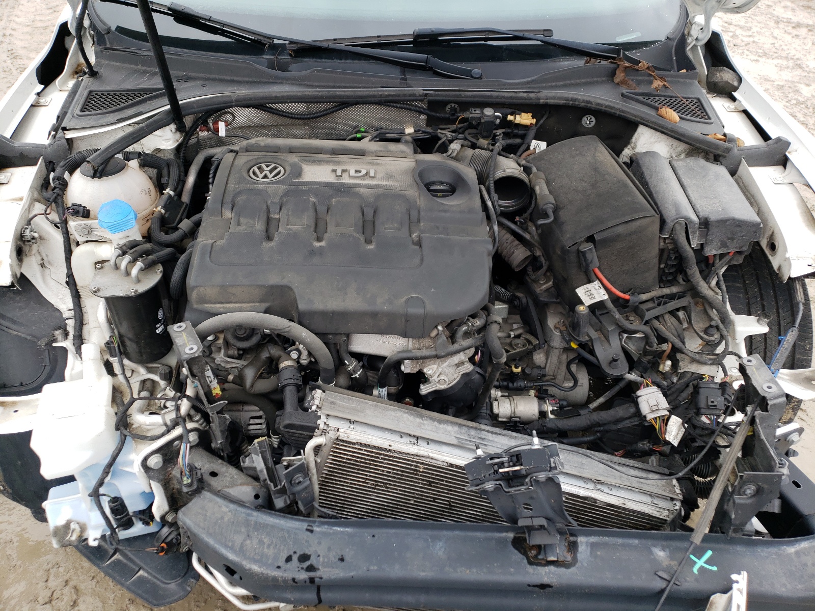 Photo 7 from auction – 2015 VOLKSWAGEN PASSAT SE with VIN 1VWBV7A30FC053040
