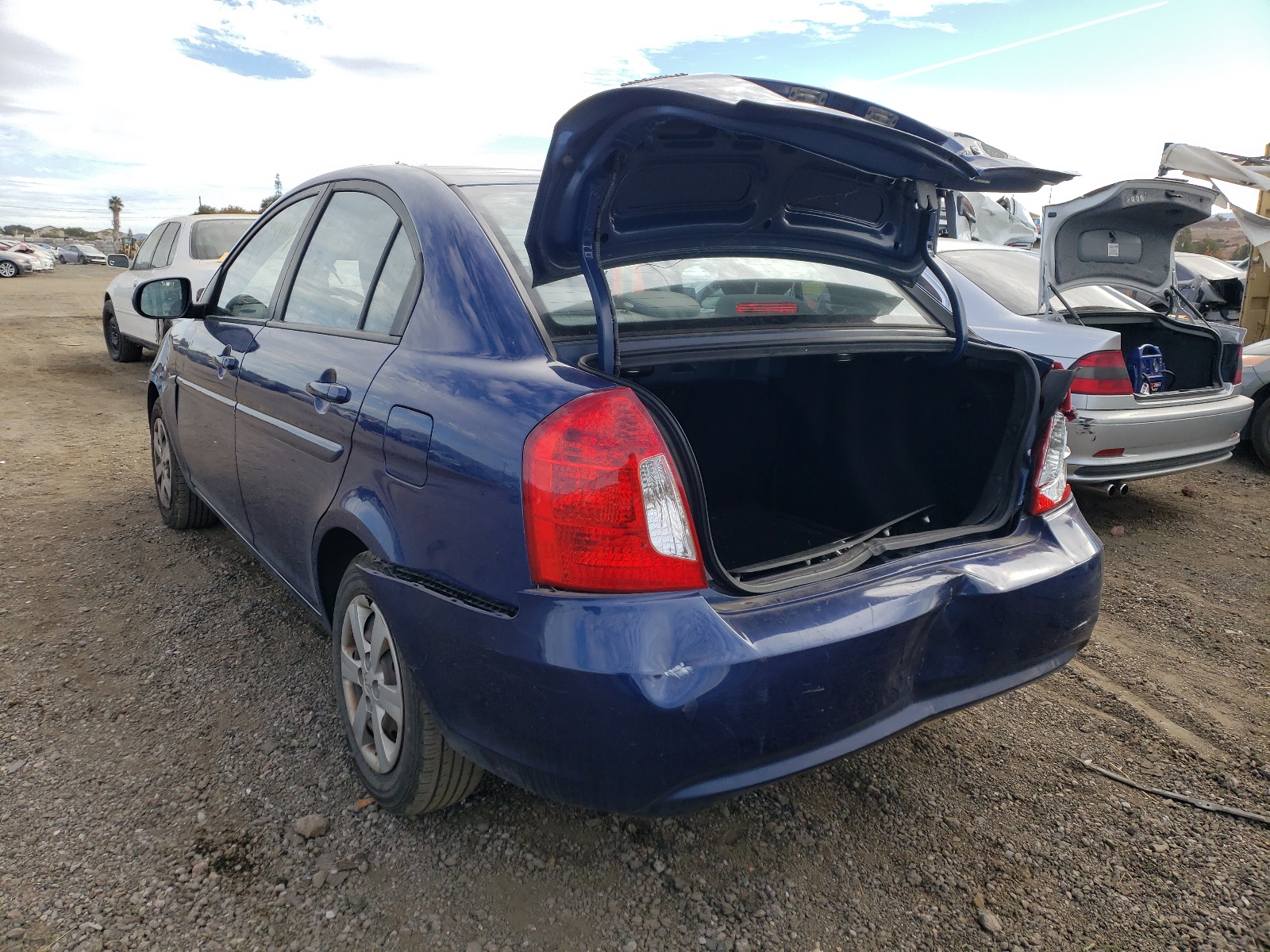 Photo 3 from auction – 2011 HYUNDAI ACCENT GLS with VIN KMHCN4AC7BU618065