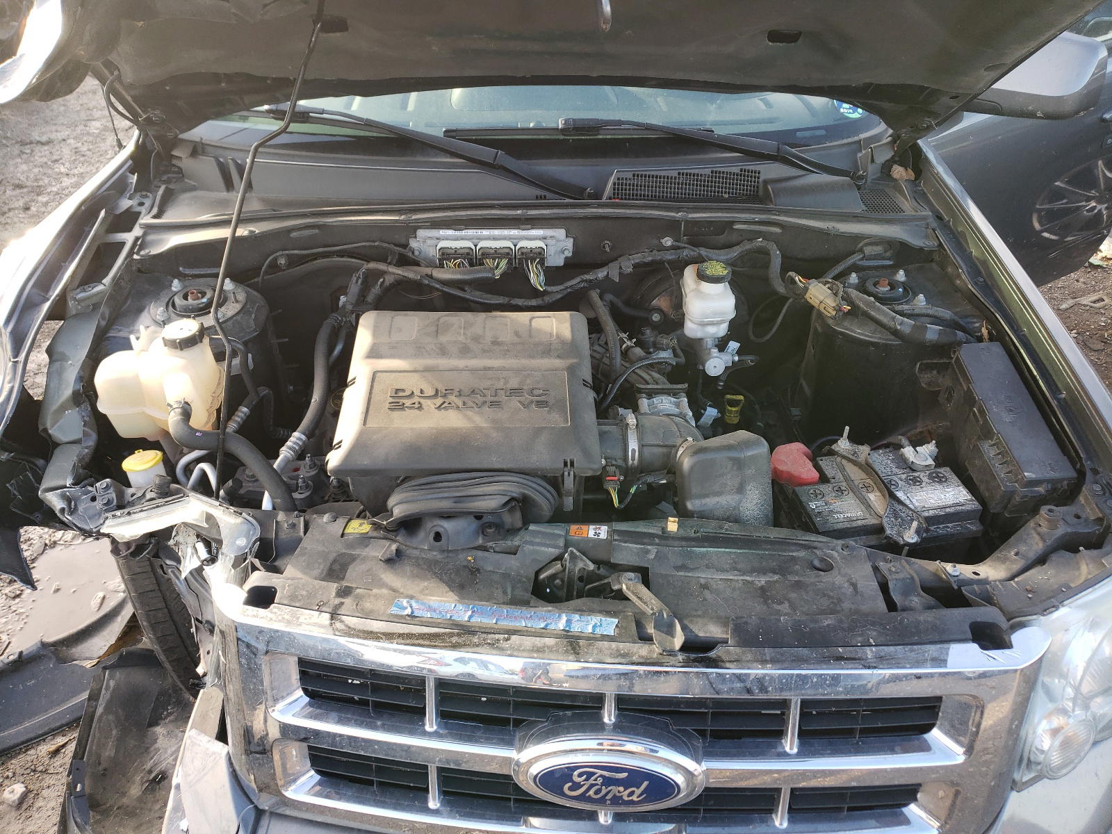 Photo 7 from auction – 2011 FORD ESCAPE LIM with VIN 1FMCU9EG6BKB11036