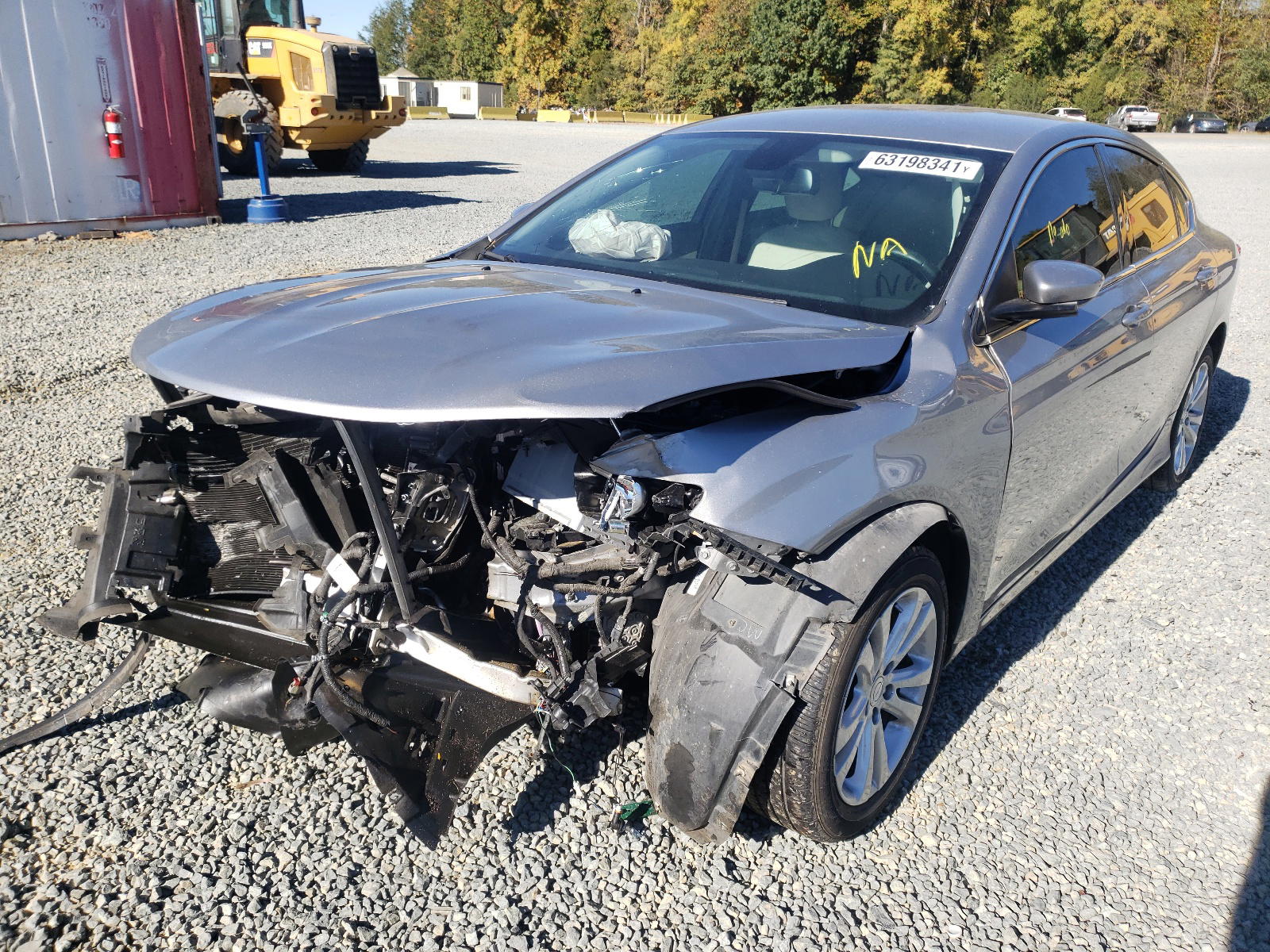 Photo 2 from auction – 2015 CHRYSLER 200 LIMITE with VIN 1C3CCCAB1FN597990