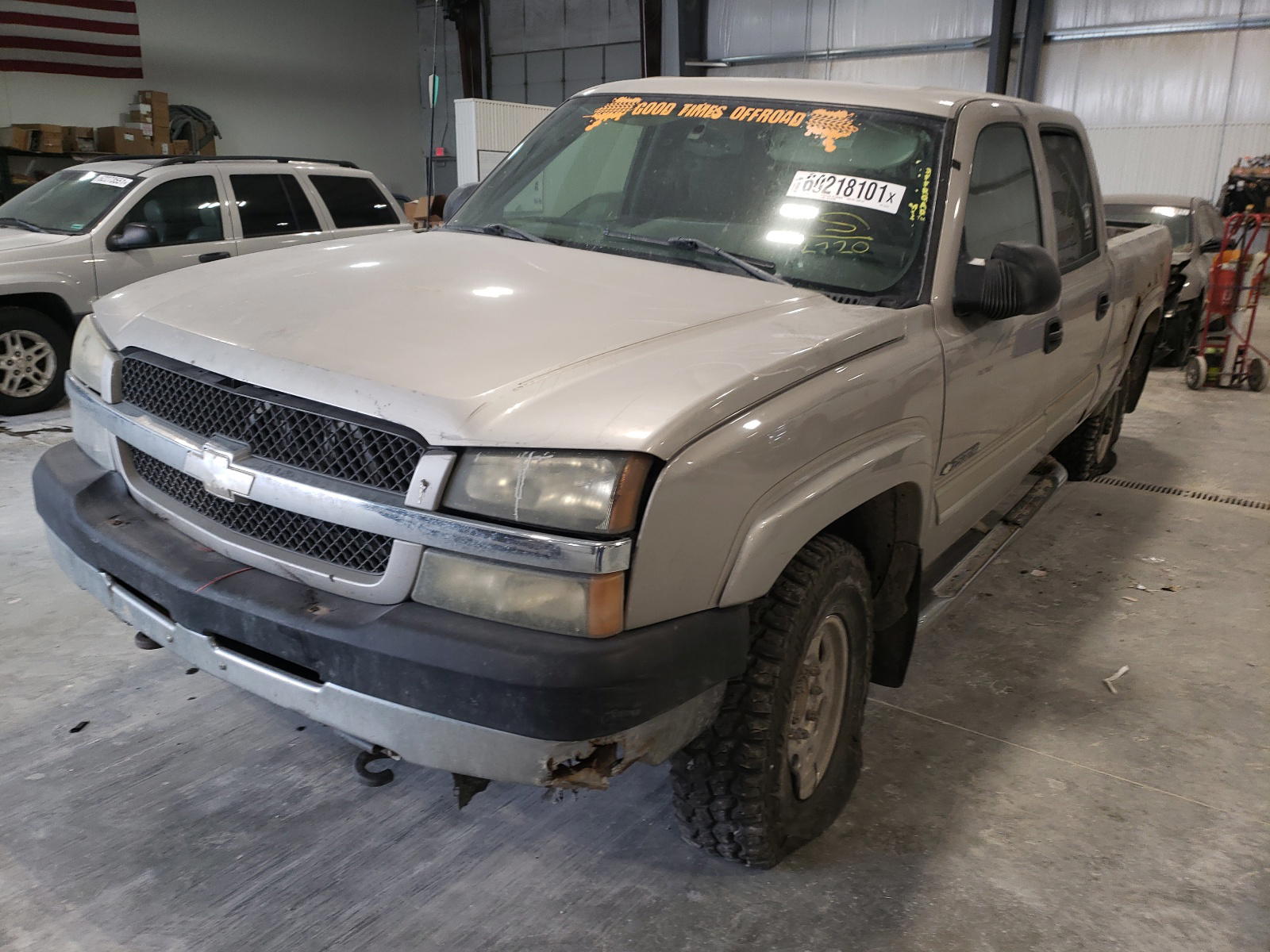 Photo 2 from auction – 2004 CHEVROLET SILVERADO with VIN 1GCHK23U94F132720