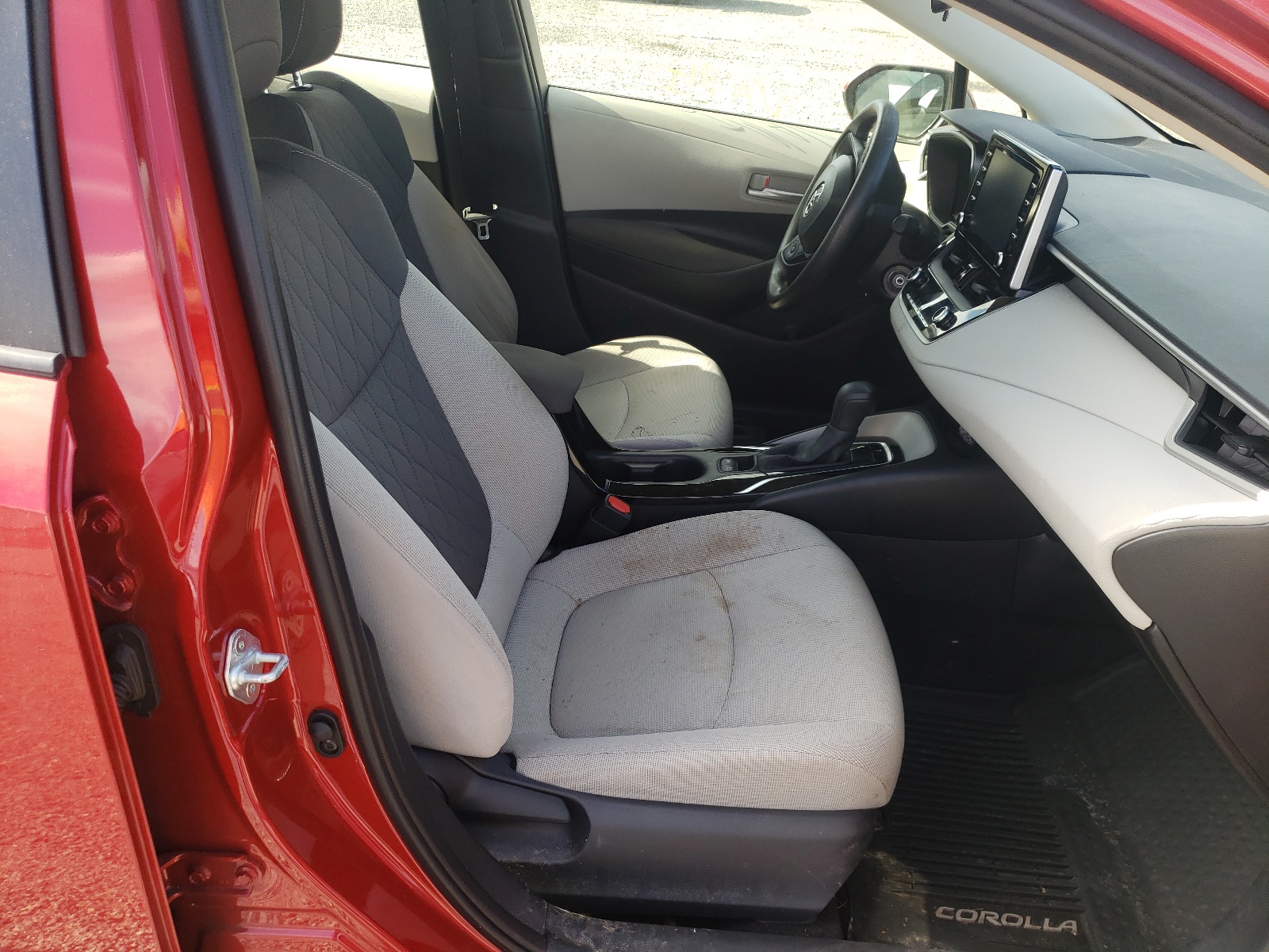 Photo 5 from auction – 2020 TOYOTA COROLLA LE with VIN JTDEPRAE4LJ080014