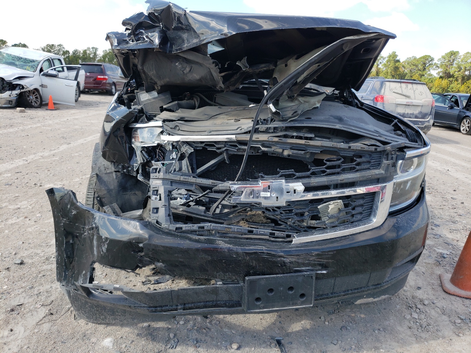 Photo 9 from auction – 2015 CHEVROLET TAHOE C150 with VIN 1GNSCBKC5FR700305