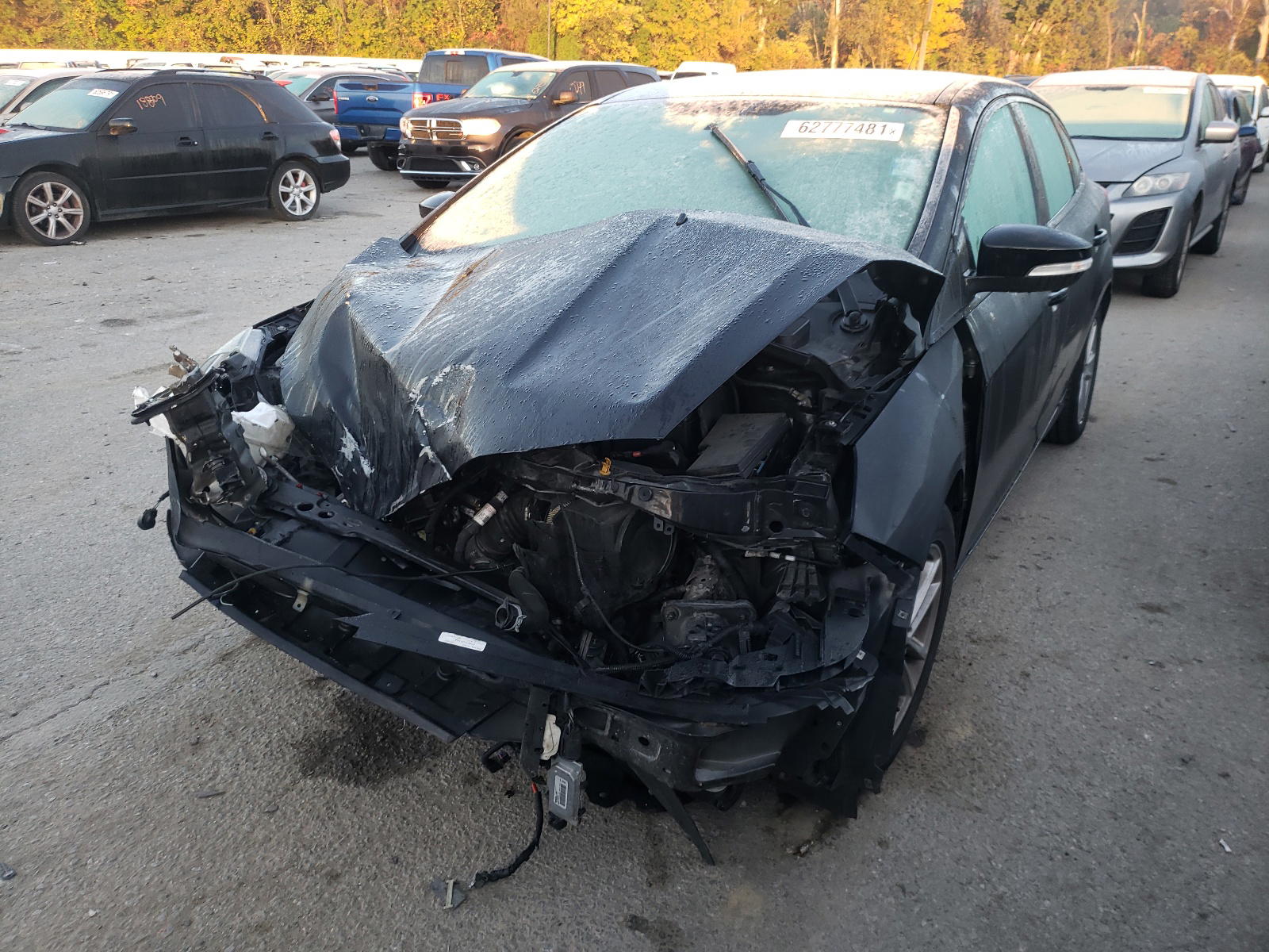 Photo 2 from auction – 2016 FORD FOCUS SE with VIN 1FADP3F24GL403615