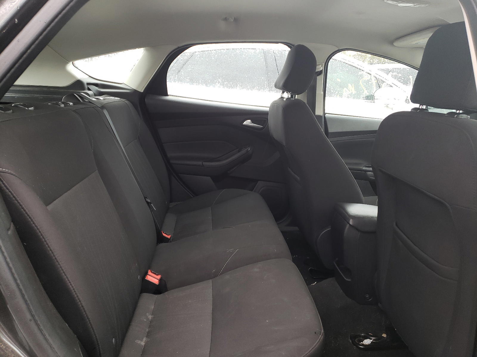 Photo 6 from auction – 2016 FORD FOCUS SE with VIN 1FADP3KE1GL326735
