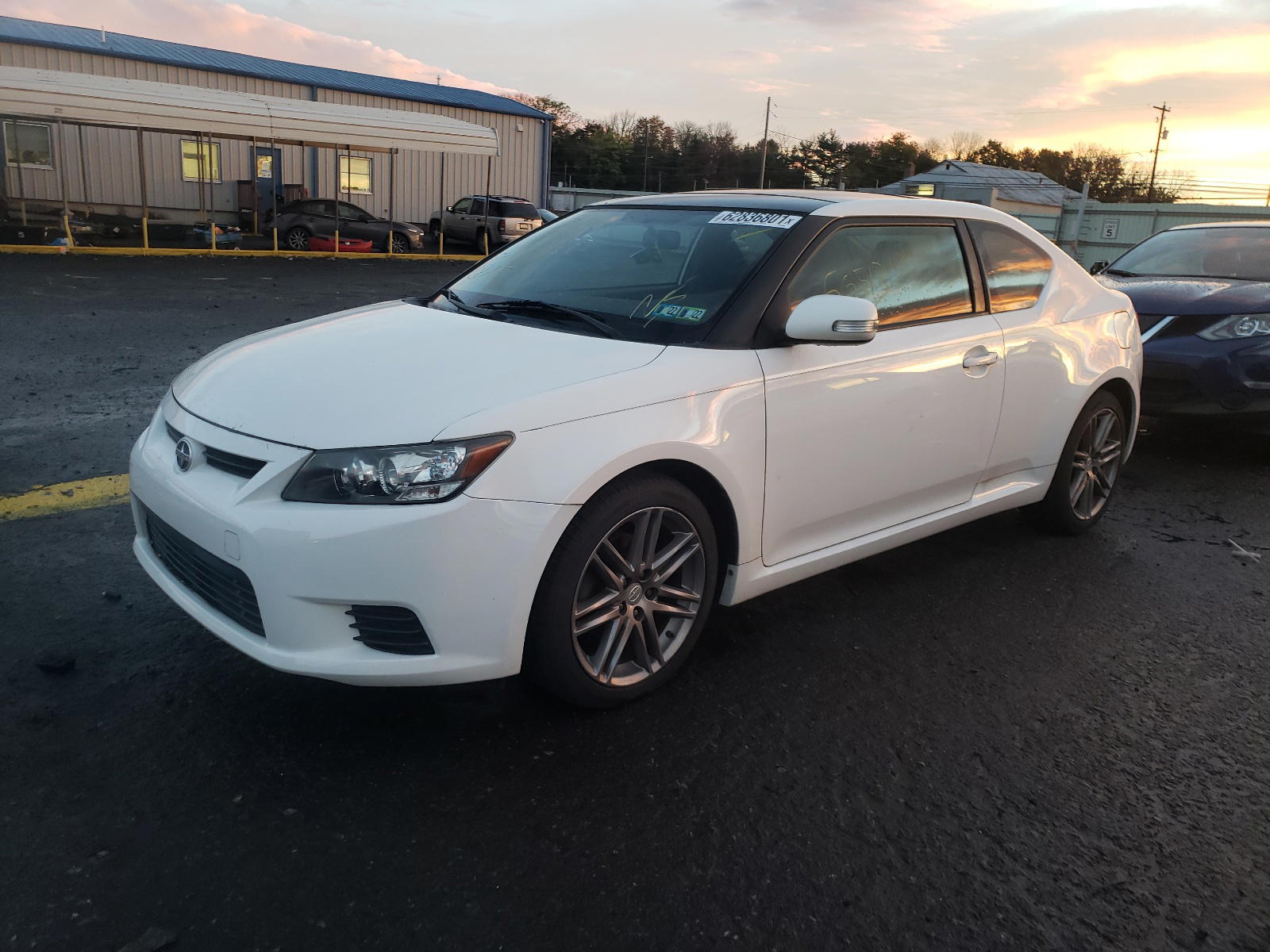 Photo 2 from auction – 2011 TOYOTA SCION TC with VIN JTKJF5C73B3009309