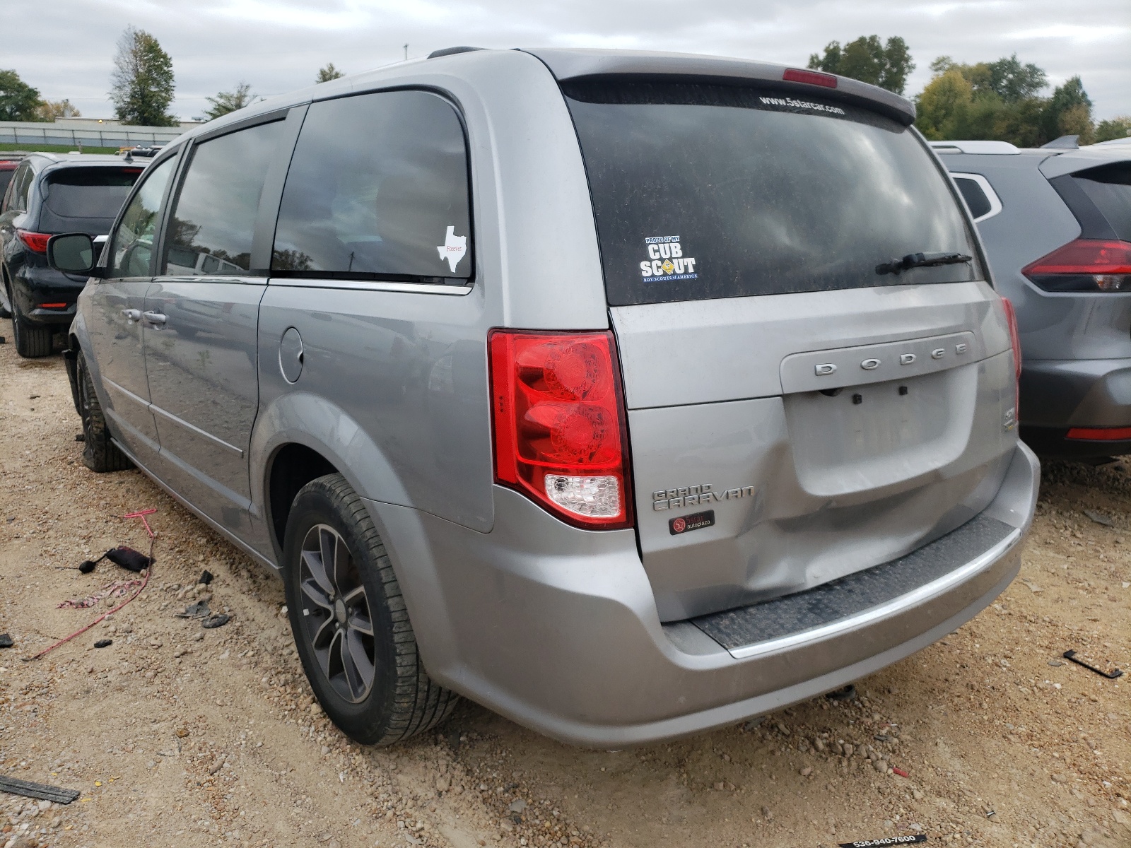 صورة رقم 3 من المزاد - 2017 DODGE GRAND CARA مع VIN 2C4RDGCG3HR824315