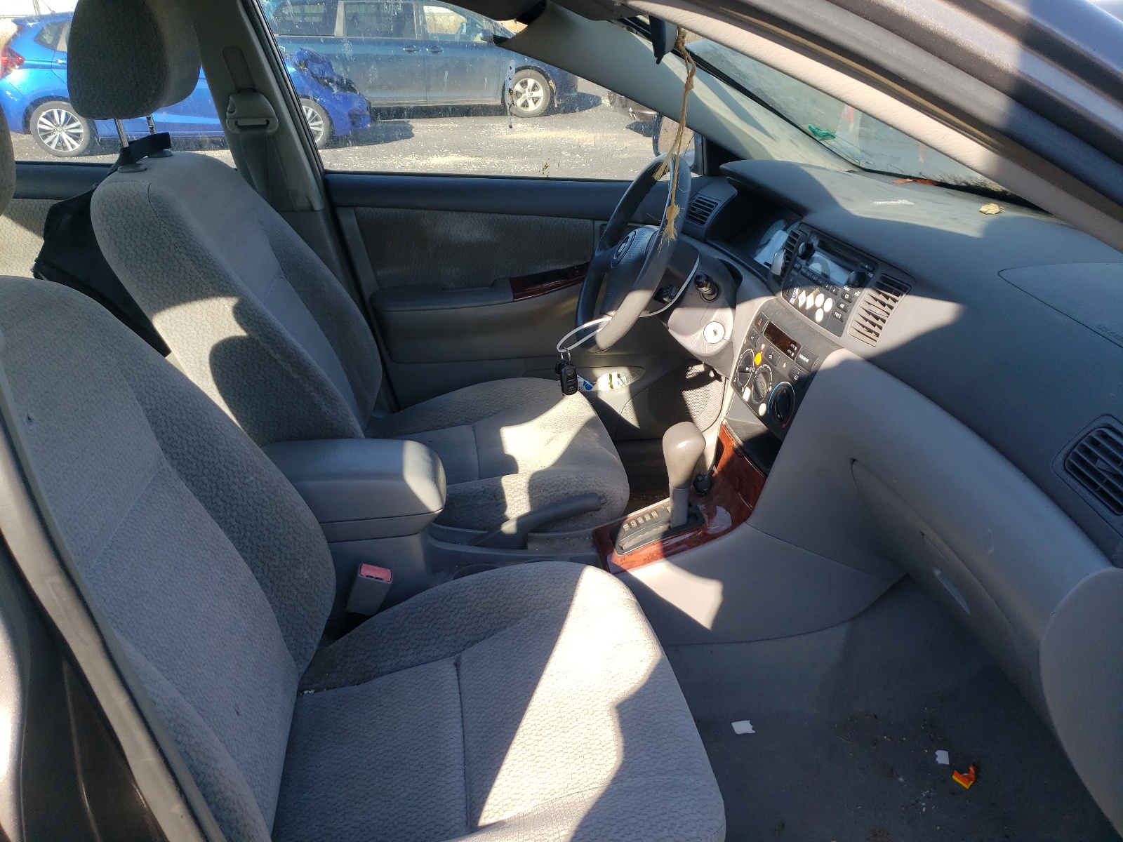 Photo 5 from auction – 2003 TOYOTA COROLLA CE with VIN 1NXBR32E33Z053700