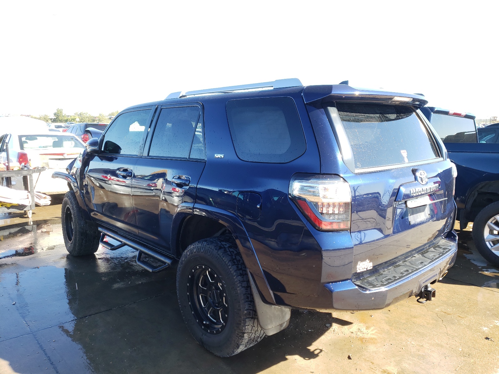Photo 3 from auction – 2018 TOYOTA 4RUNNER SR with VIN JTEBU5JR3J5581016