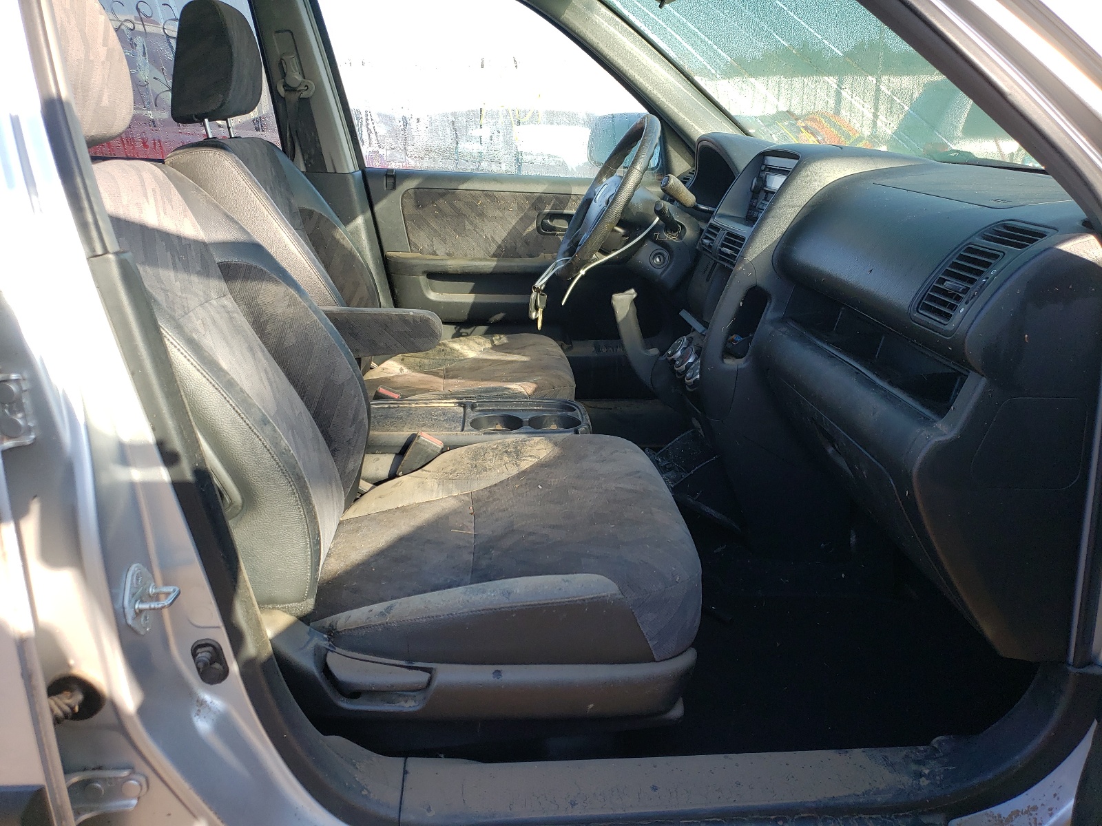 Photo 5 from auction – 2004 HONDA CR-V EX with VIN SHSRD78844U247178
