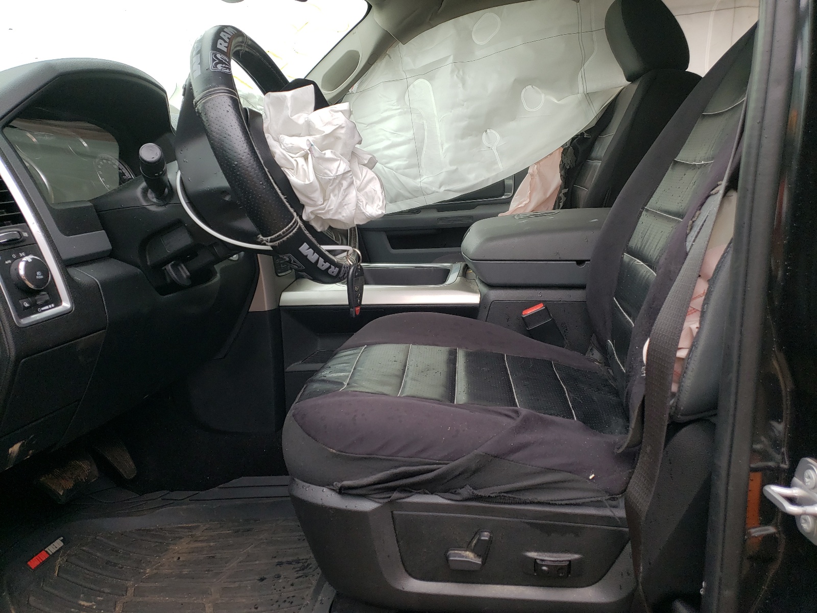 Photo 5 from auction – 2017 RAM 1500 SLT with VIN 1C6RR7LG9HS850456