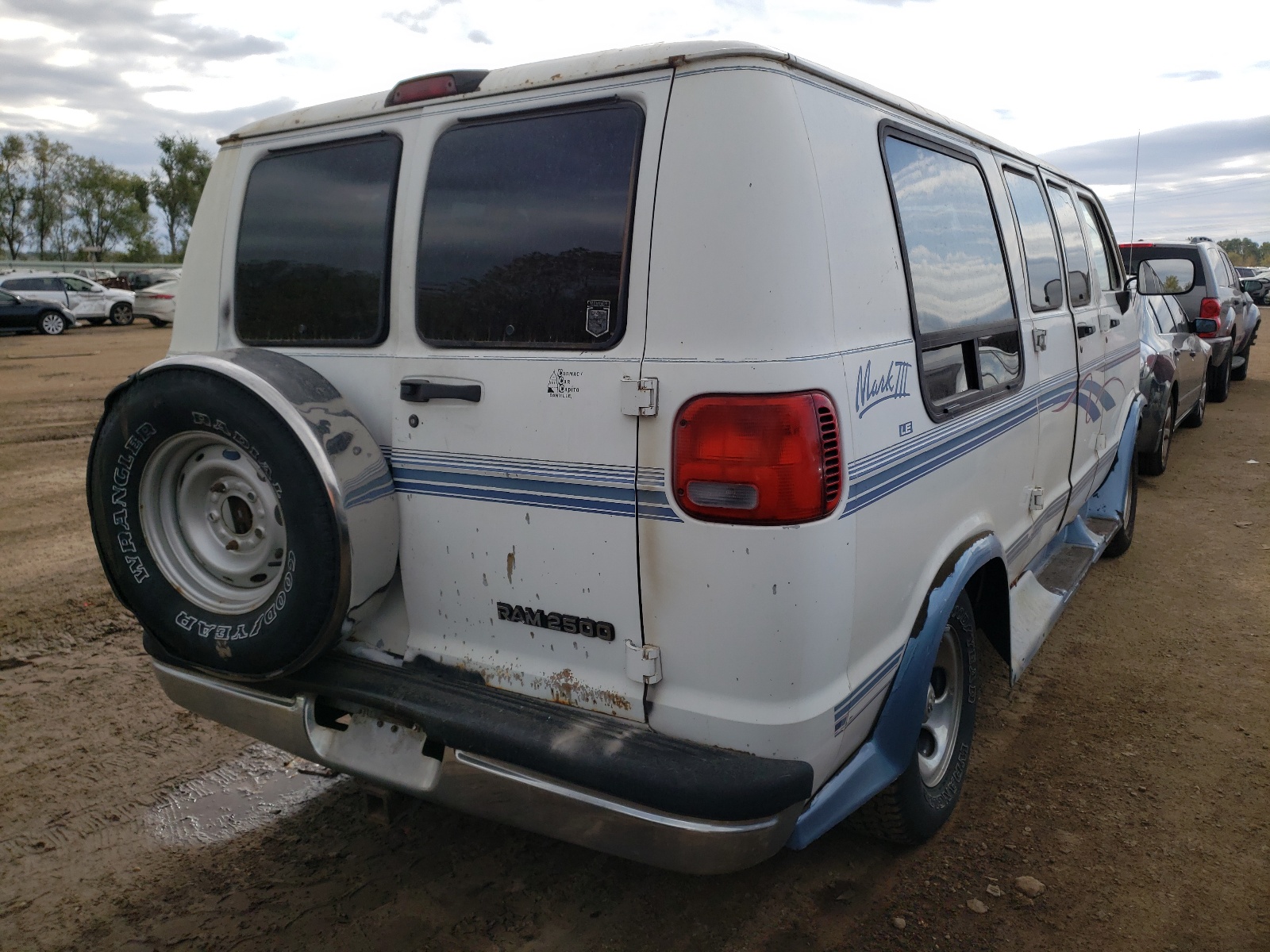 Photo 4 from auction – 1997 DODGE RAM 2500 with VIN 2B6HB21YXVK603223