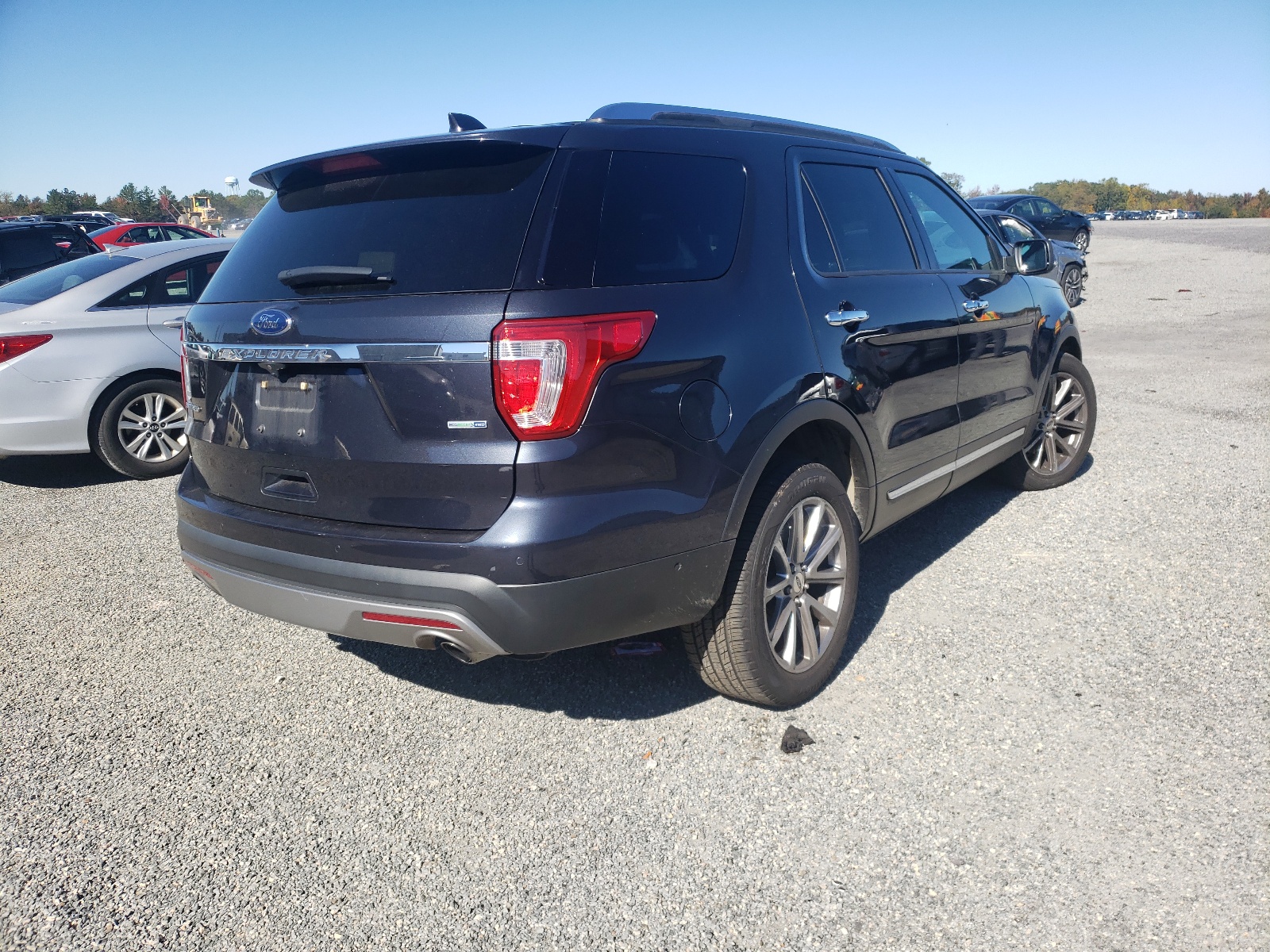 Zdjęcie 4 z aukcji – 2017 FORD EXPLORER L z VIN 1FM5K8FH5HGD96503