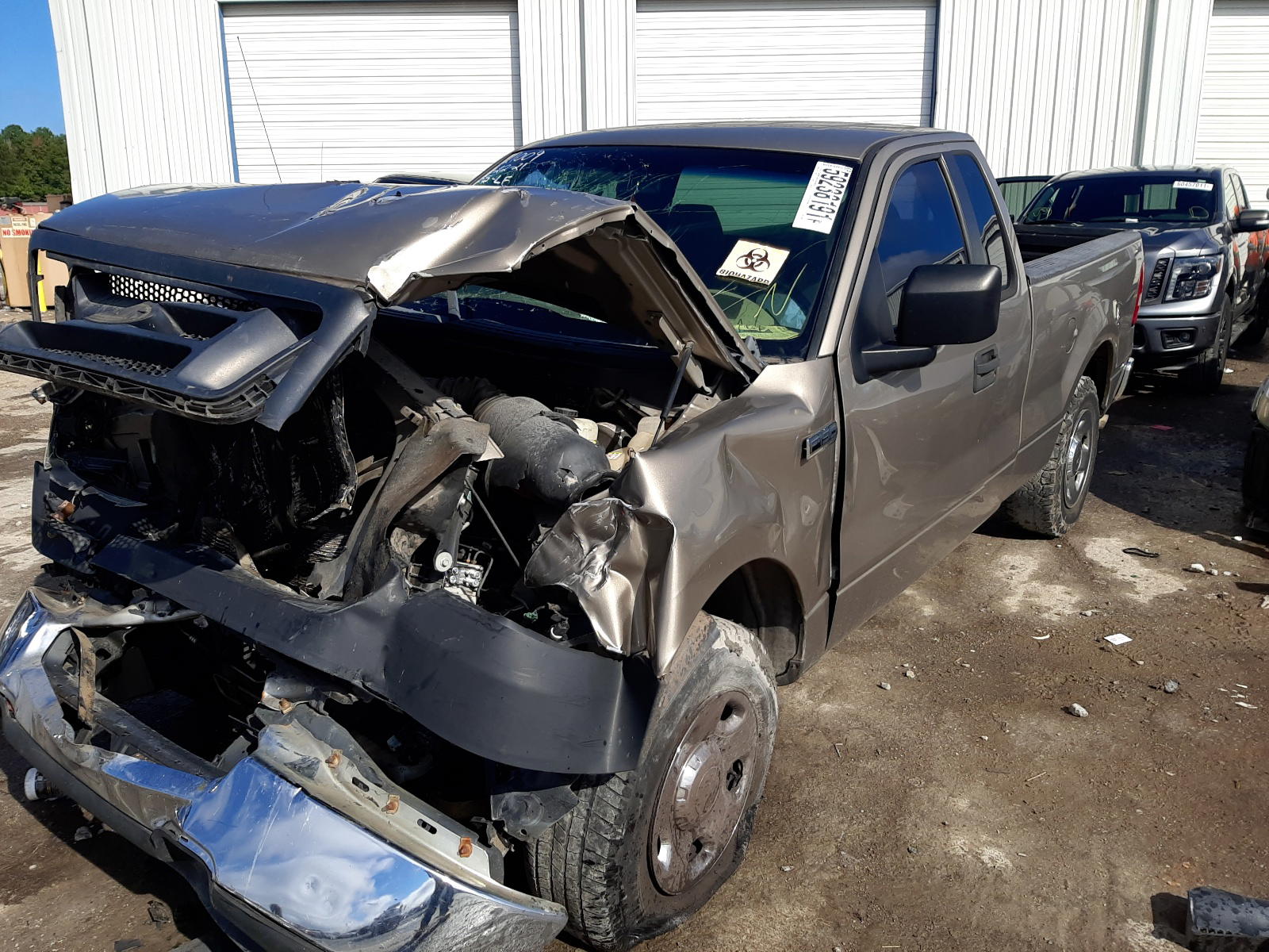 Photo 2 from auction – 2005 FORD F150 with VIN 1FTRF12W05NB46423