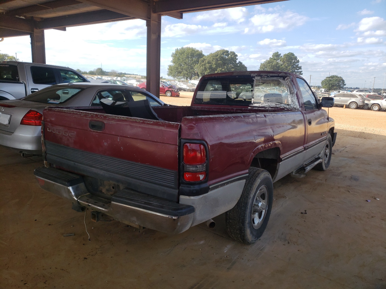 Photo 4 from auction – 1996 DODGE RAM 1500 with VIN 1B7HC16Y6TS509922