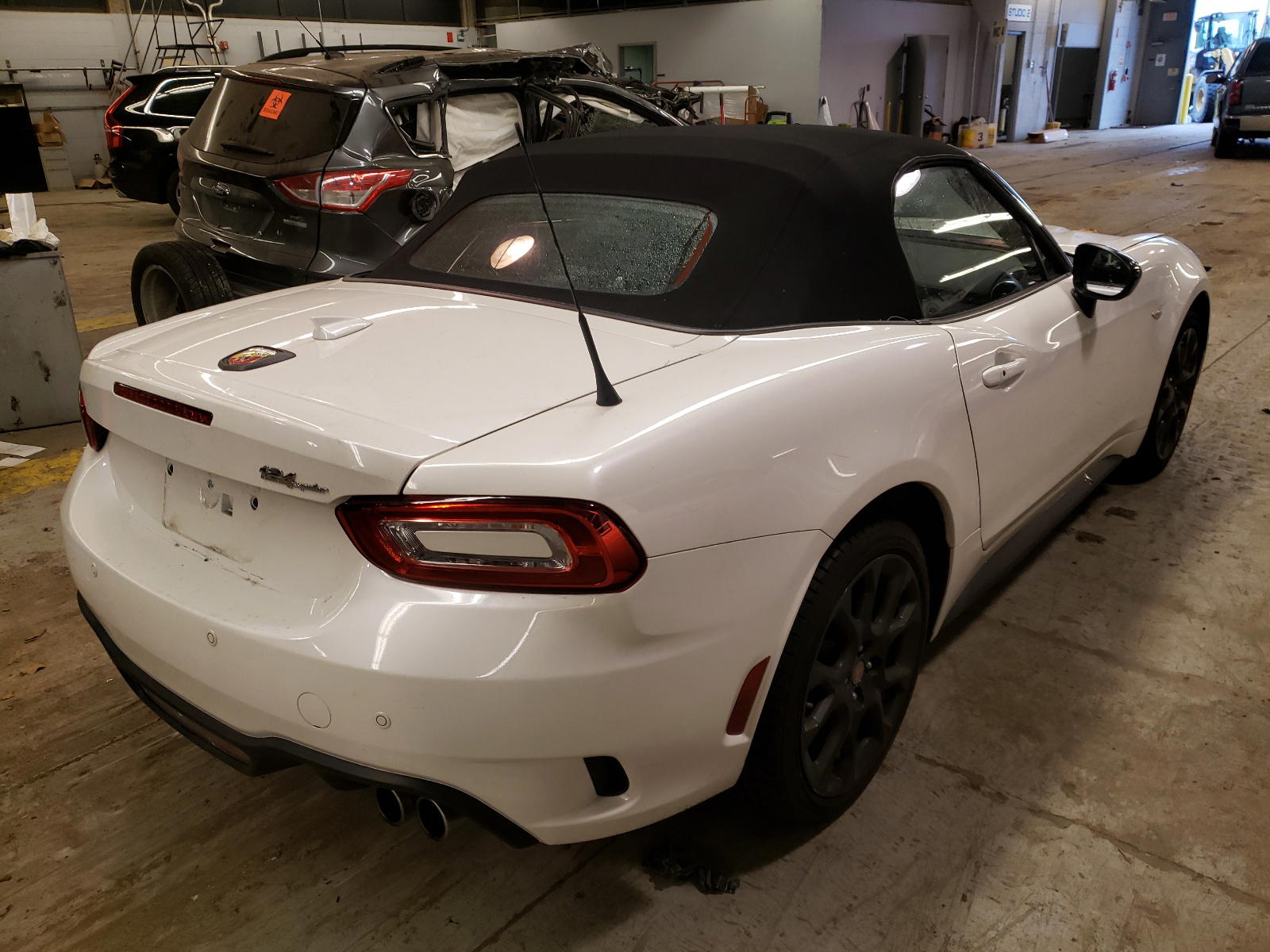 Photo 4 from auction – 2019 FIAT 124 SPIDER with VIN JC1NFAEK2K0141740
