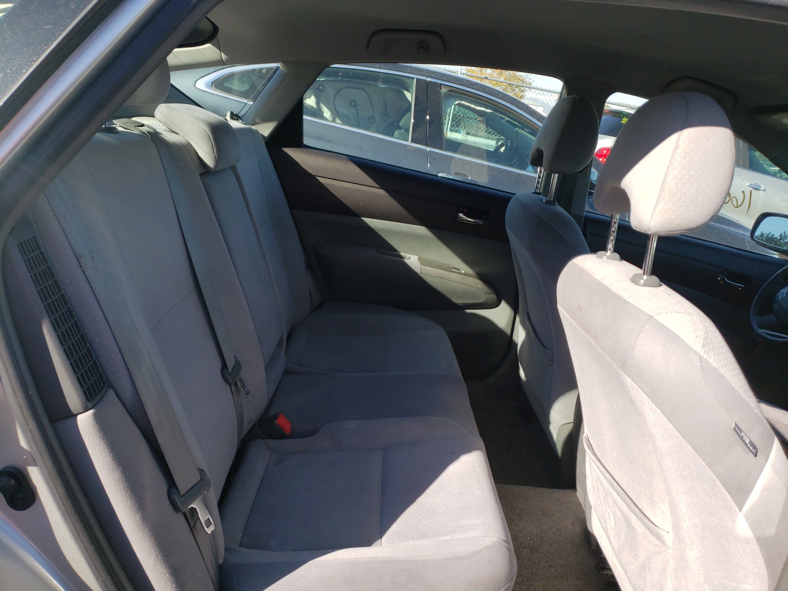Photo 6 from auction – 2005 TOYOTA PRIUS with VIN JTDKB20U857011487