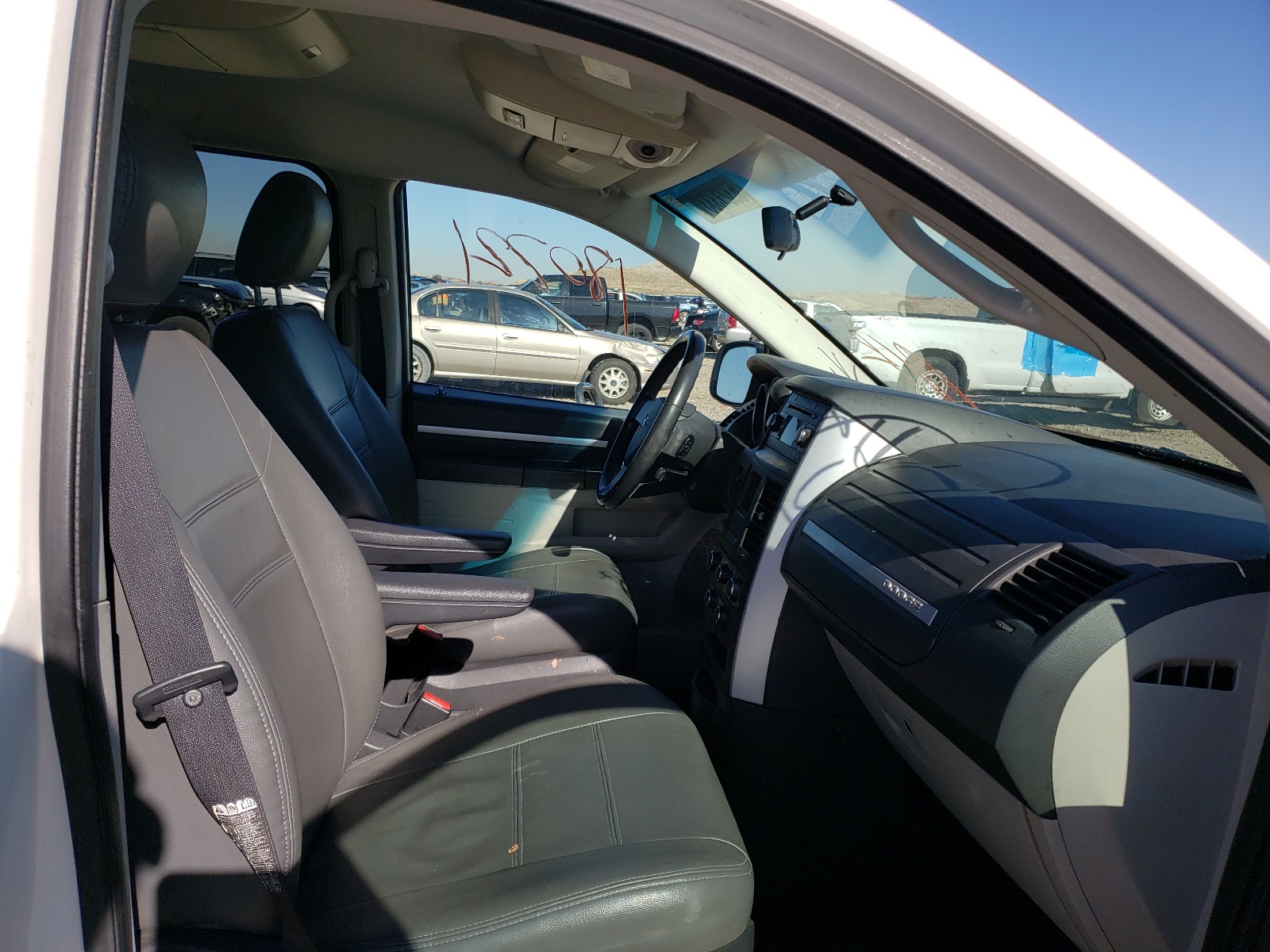 Photo 5 from auction – 2008 DODGE GRAND CARA with VIN 1D8HN54P08B136509