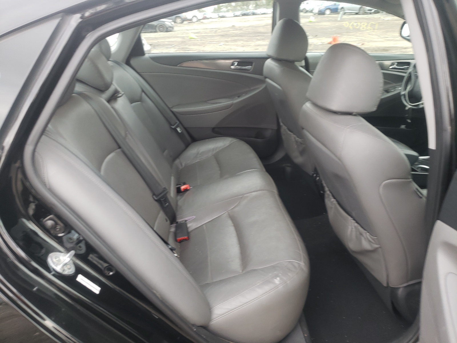 Photo 6 from auction – 2013 HYUNDAI SONATA HYB with VIN KMHEC4A42DA068169