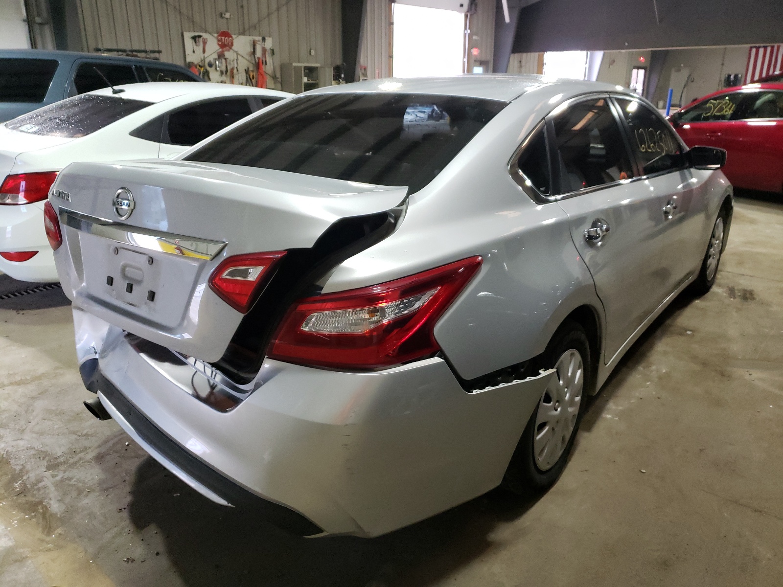 Photo 4 from auction – 2017 NISSAN ALTIMA 2.5 with VIN 1N4AL3AP8HN346701