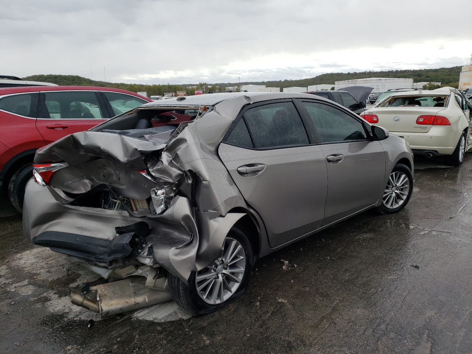 Zdjęcie 4 z aukcji – 2015 TOYOTA COROLLA L z VIN 5YFBURHE5FP317093