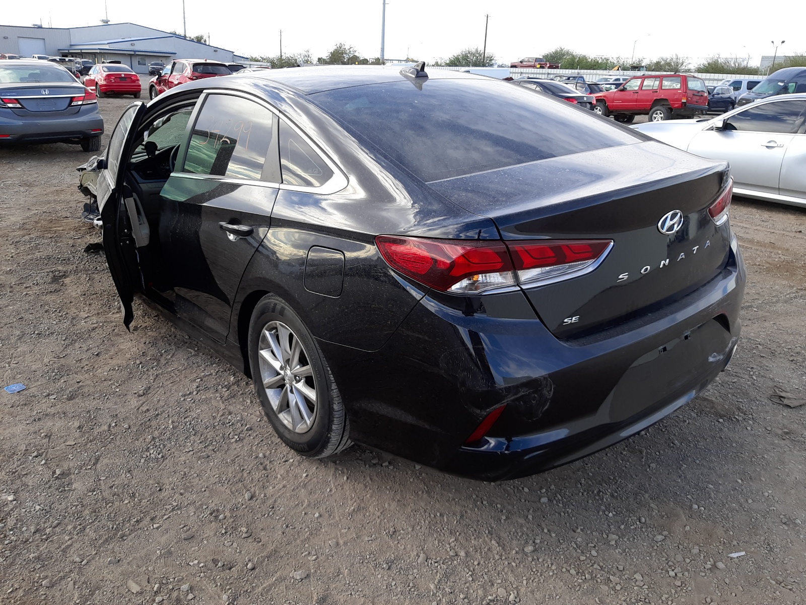 Photo 3 from auction – 2019 HYUNDAI SONATA SE with VIN 5NPE24AF4KH789849
