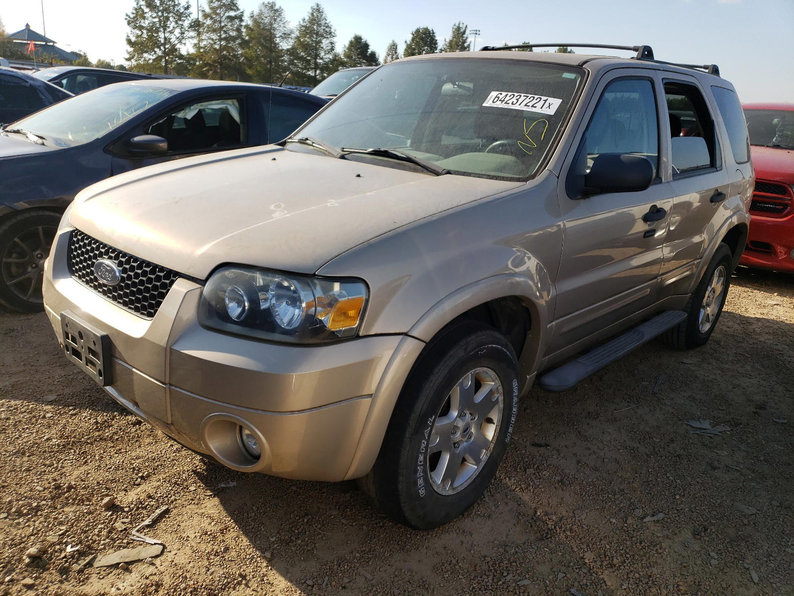 Photo 2 from auction – 2007 FORD ESCAPE with VIN 1FMCU93107KB68242