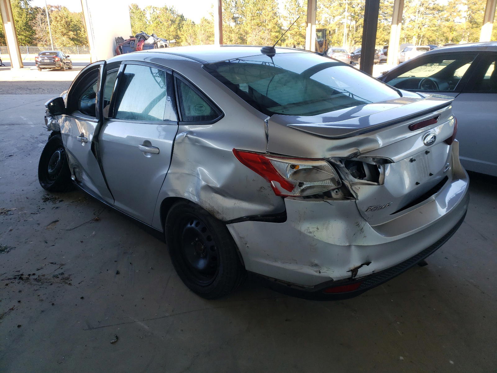 Photo 3 from auction – 2014 FORD FOCUS SE with VIN 1FADP3F27EL376519