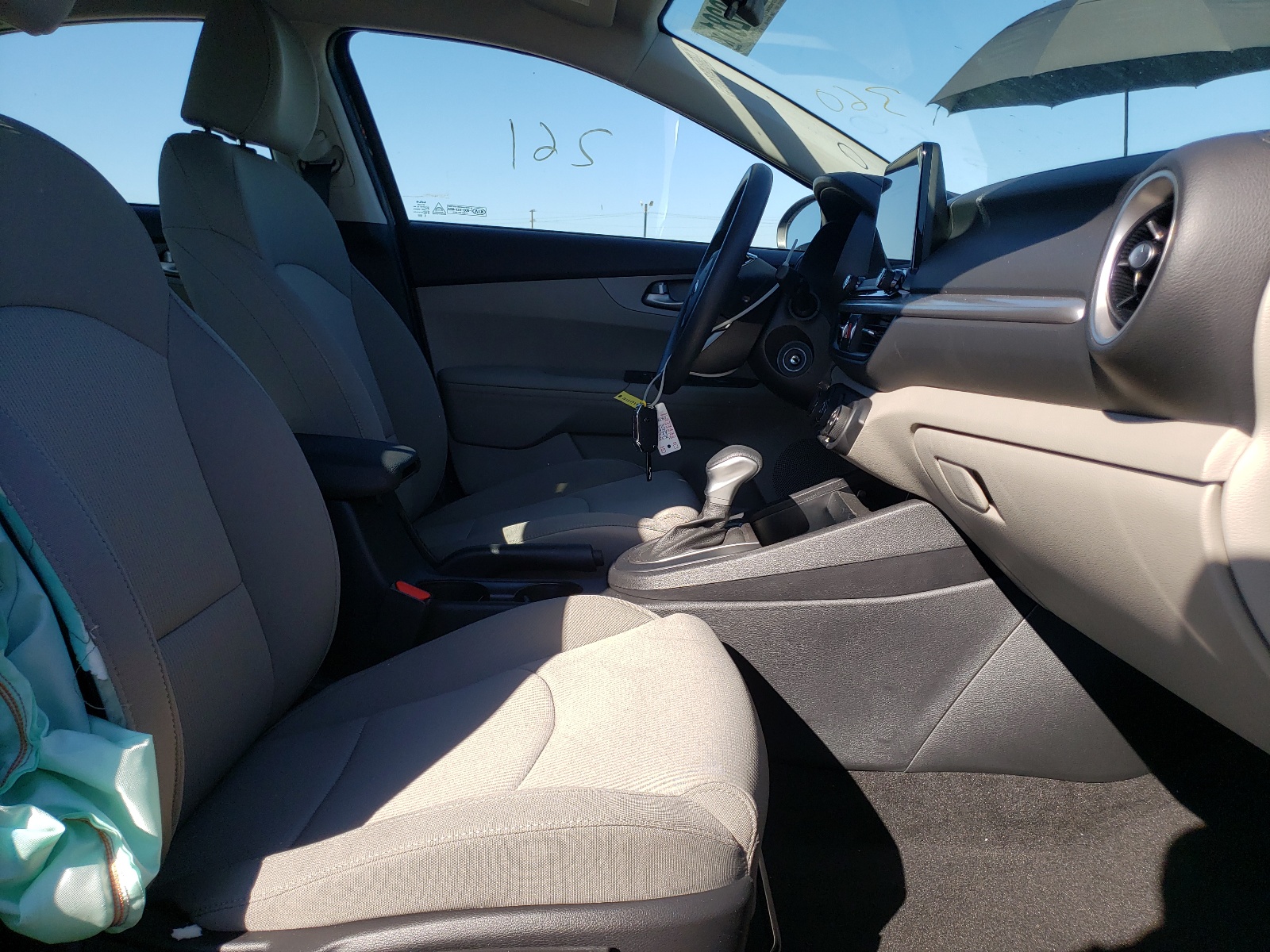 Photo 5 from auction – 2021 KIA FORTE FE with VIN 3KPF24AD5ME404292