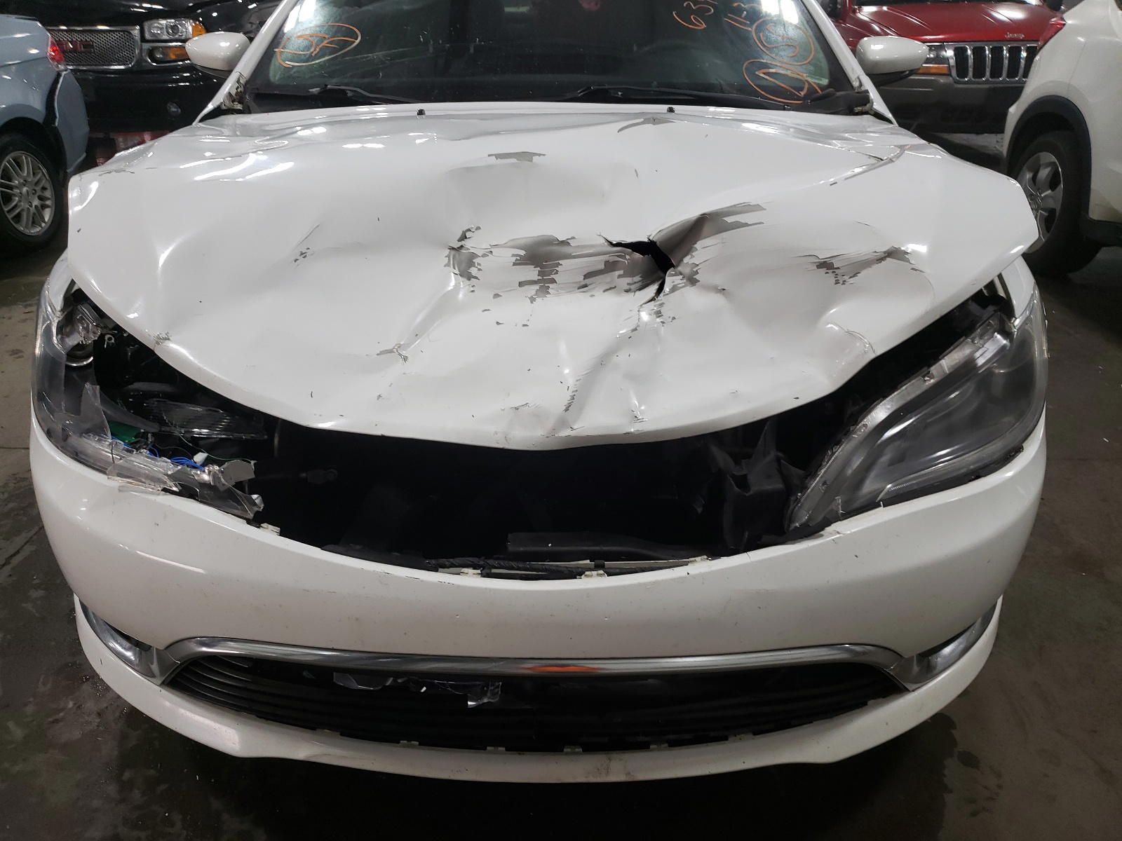 Photo 9 from auction – 2015 CHRYSLER 200 LIMITE with VIN 1C3CCCAB2FN726299