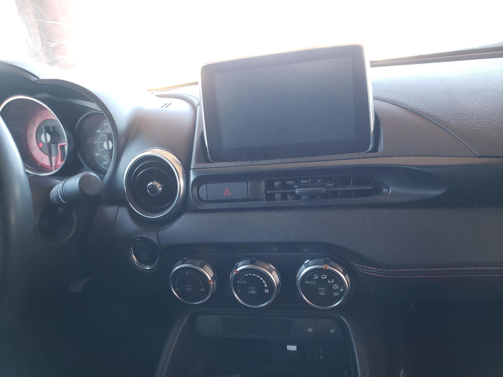 Photo 9 from auction – 2017 FIAT 124 SPIDER with VIN JC1NFAEK5H0120681
