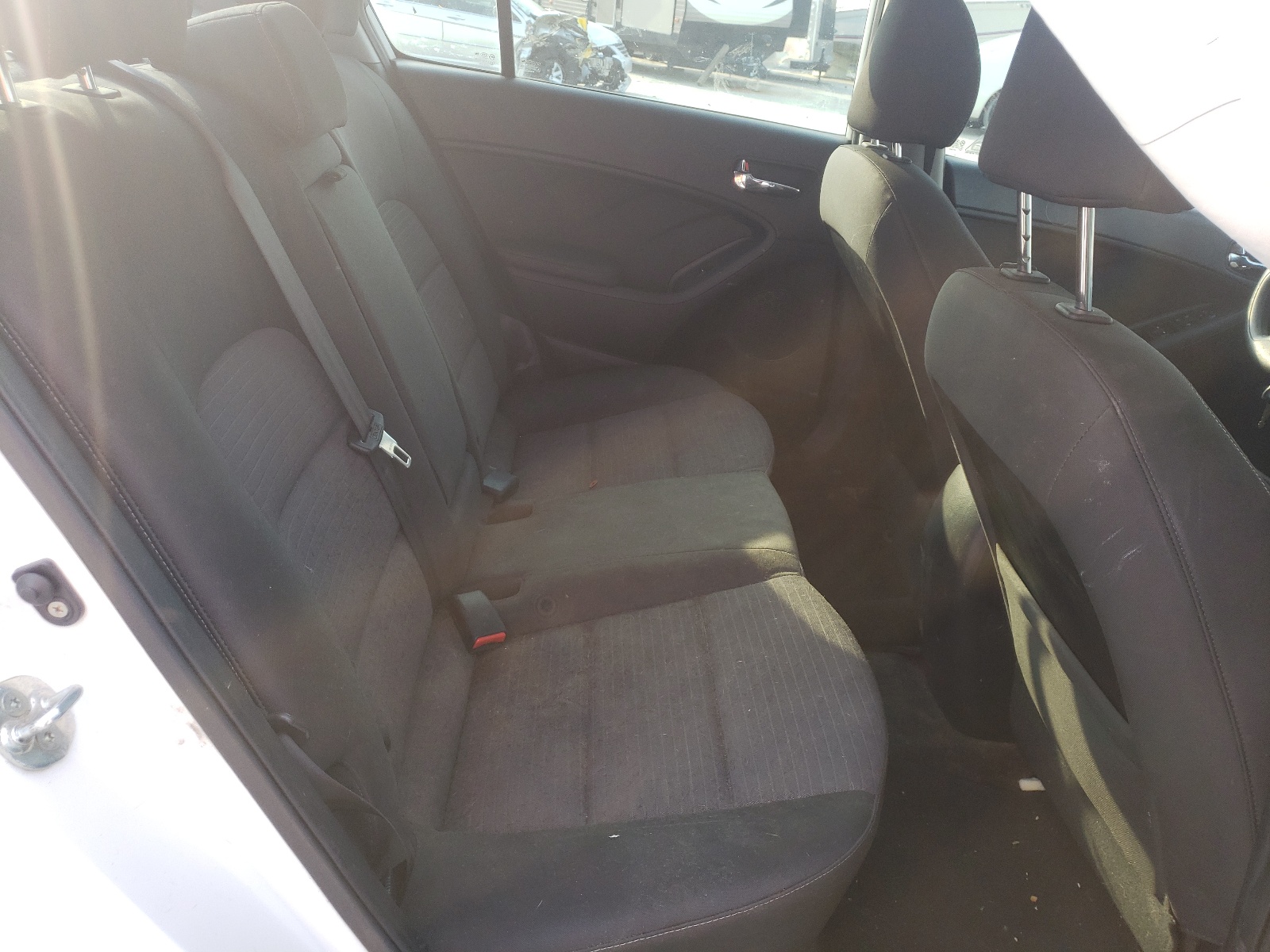 Photo 6 from auction – 2015 KIA FORTE LX with VIN KNAFX4A60F5361558