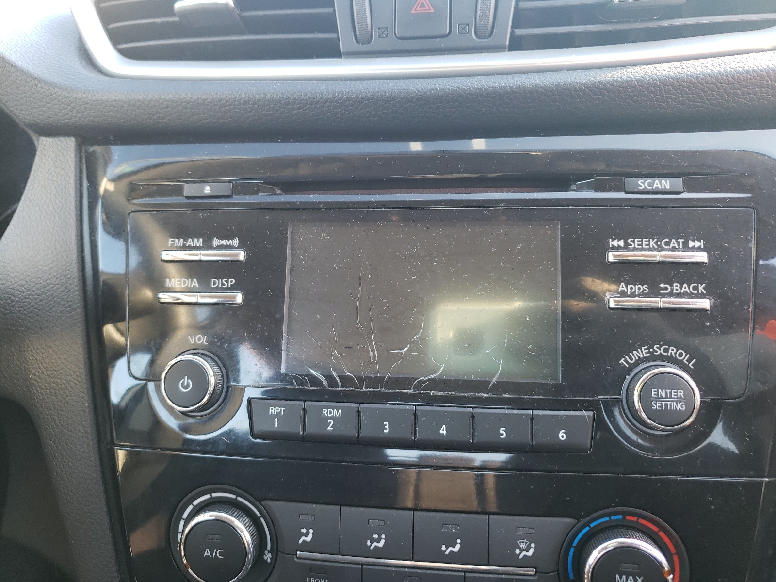 Photo 9 from auction – 2016 NISSAN ROGUE S with VIN KNMAT2MV1GP669988