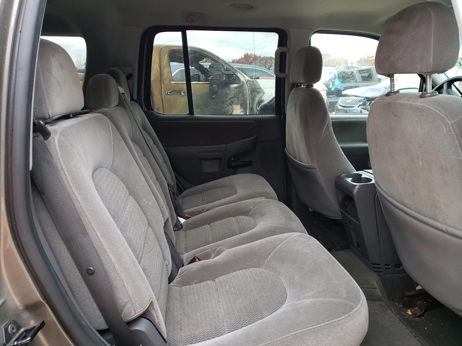 Photo 6 from auction – 2005 FORD EXPLORER with VIN 1FMZU73KX5UB96929
