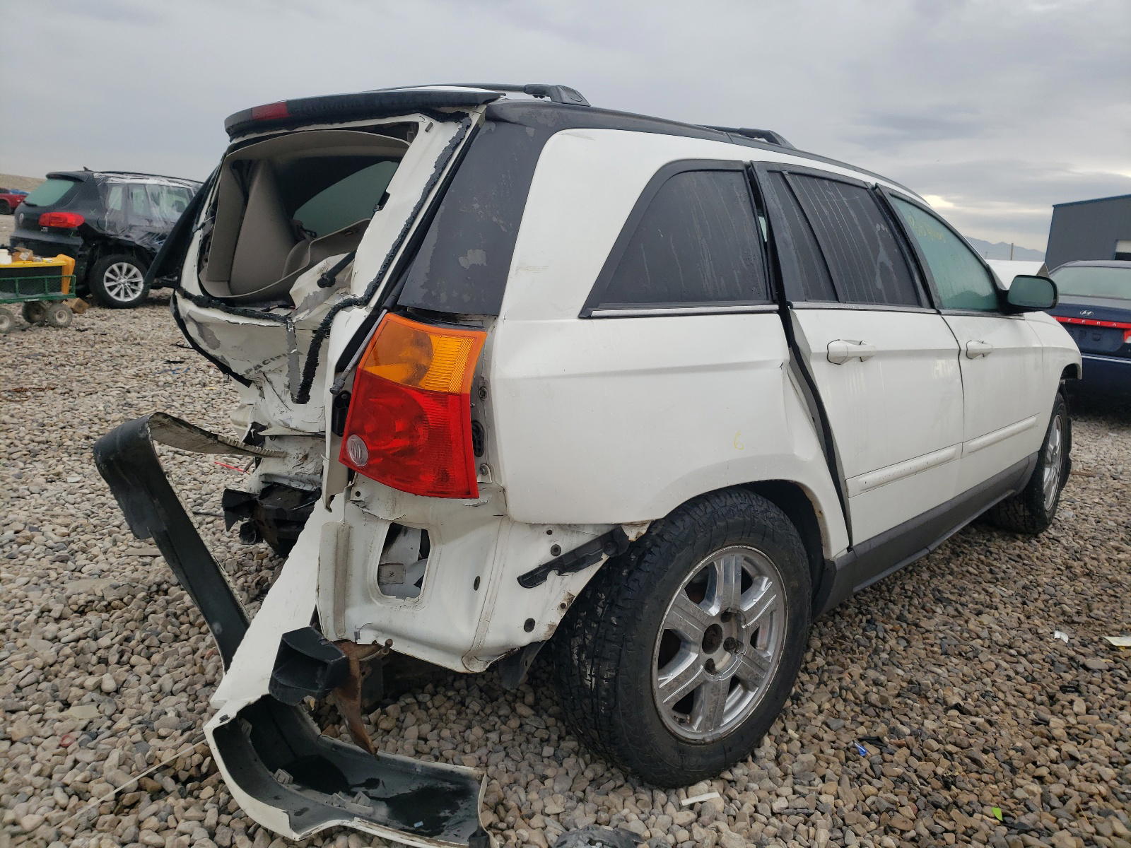 Photo 4 from auction – 2004 CHRYSLER PACIFICA with VIN 2C8GF68444R610422