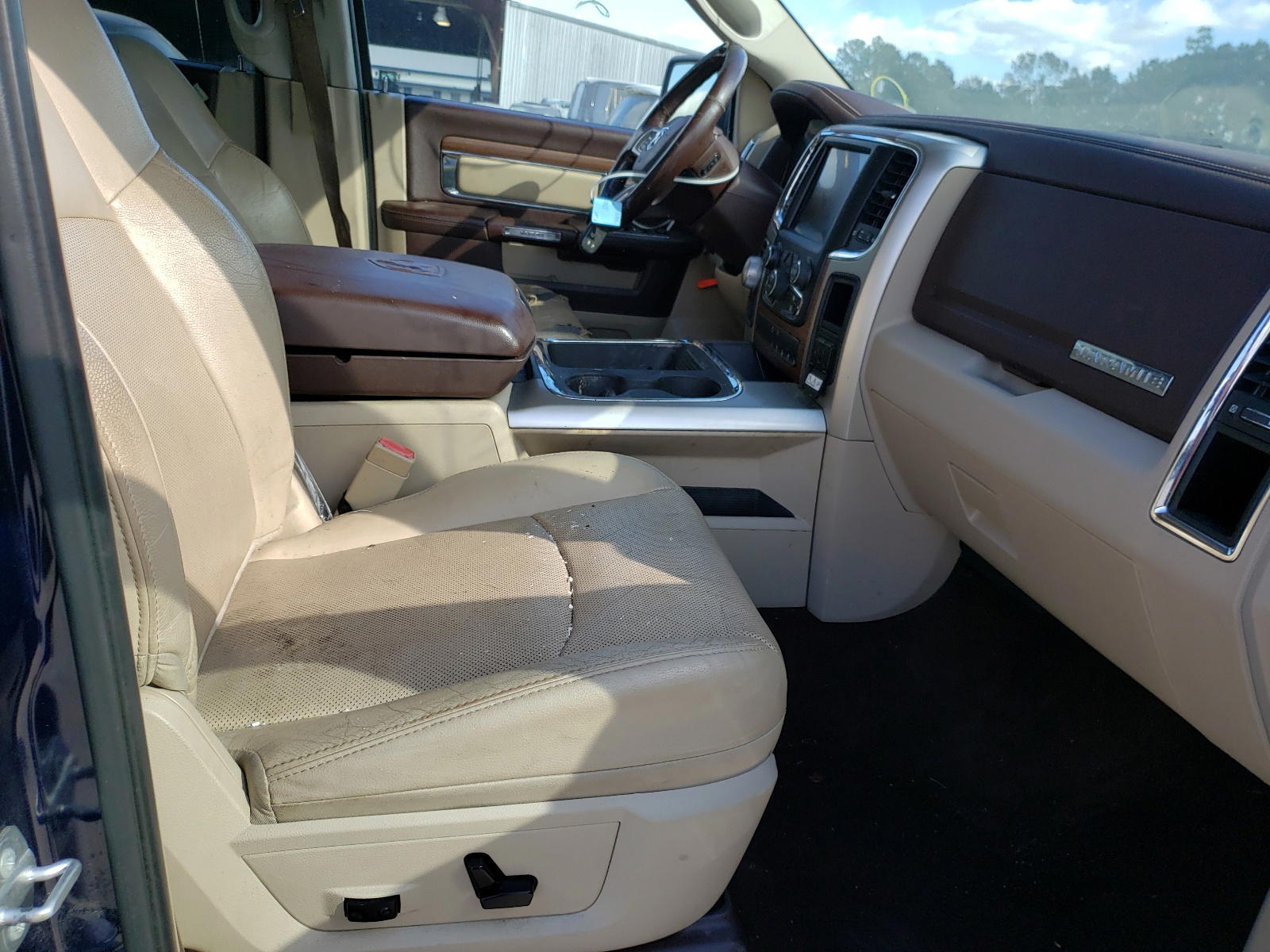 Photo 5 from auction – 2016 RAM 1500 LARAM with VIN 1C6RR7NT9GS130180