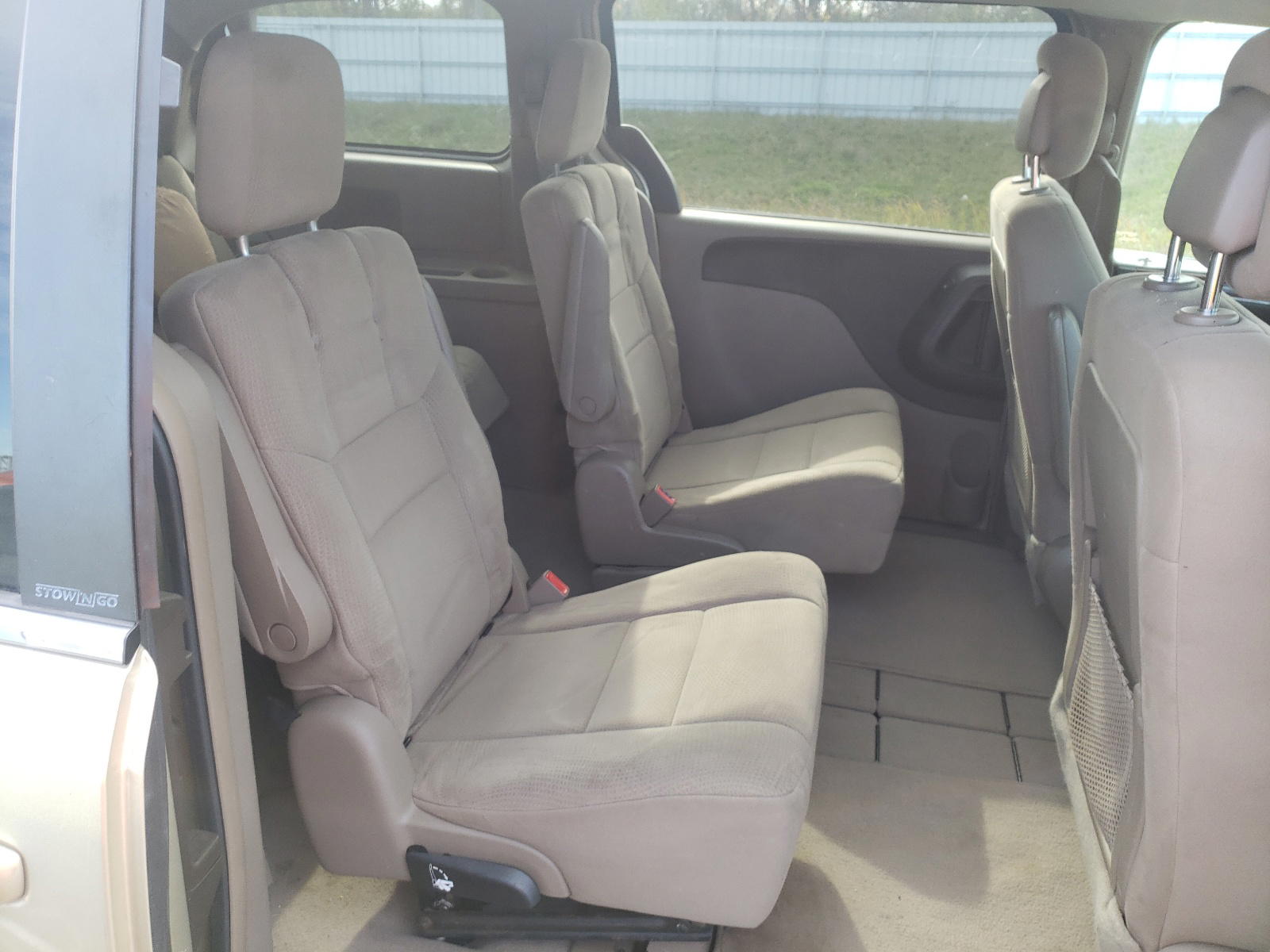 Photo 6 from auction – 2011 CHRYSLER TOWN & COU with VIN 2A4RR5DG0BR675917