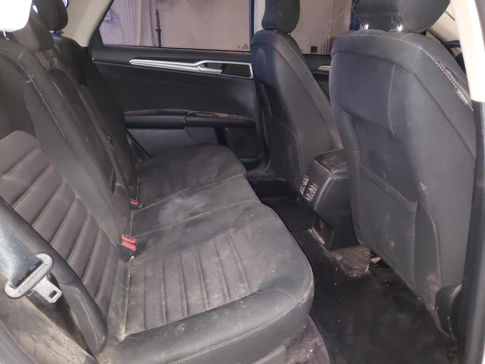 Photo 6 from auction – 2017 FORD FUSION SE with VIN 3FA6P0H75HR150274