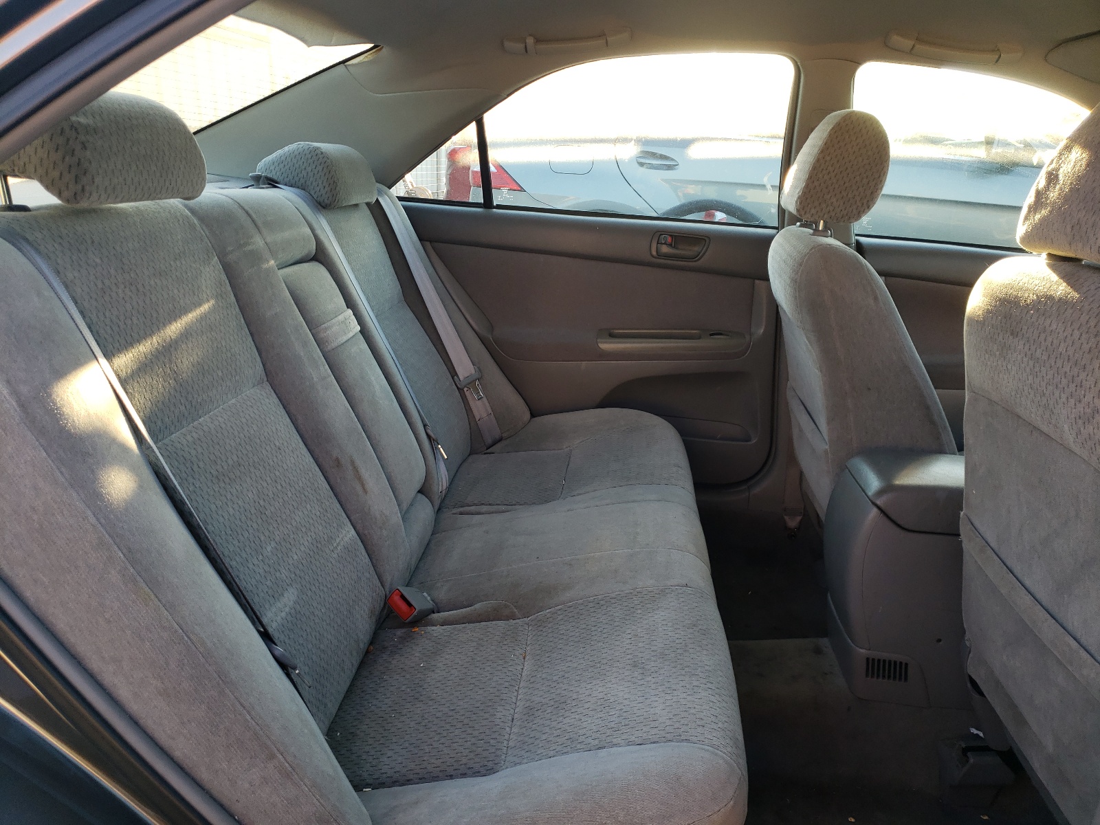Photo 6 from auction – 2003 TOYOTA CAMRY LE with VIN 4T1BE32K83U660175