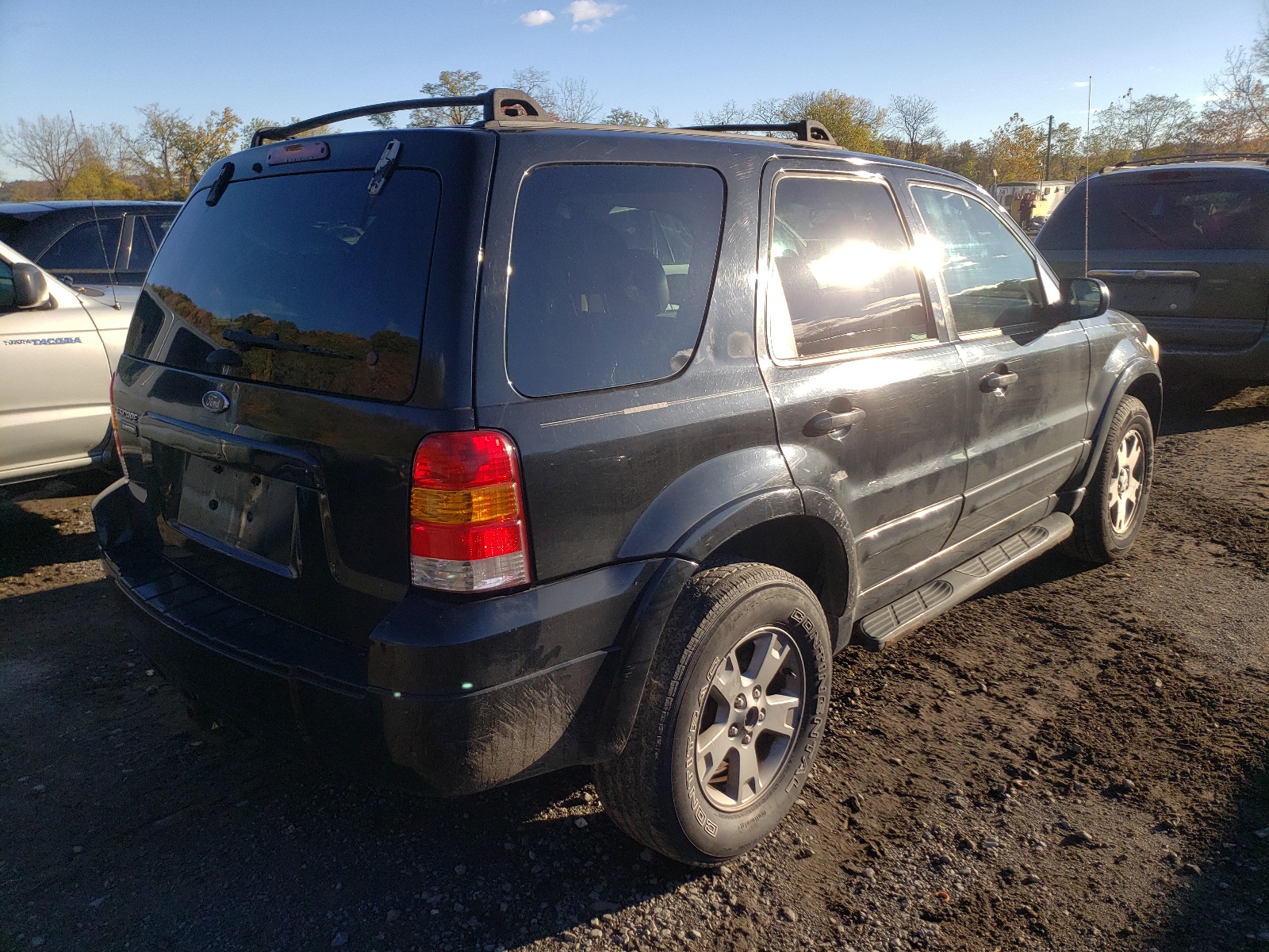 Photo 4 from auction – 2005 FORD ESCAPE LIM with VIN 1FMYU941X5KA54198