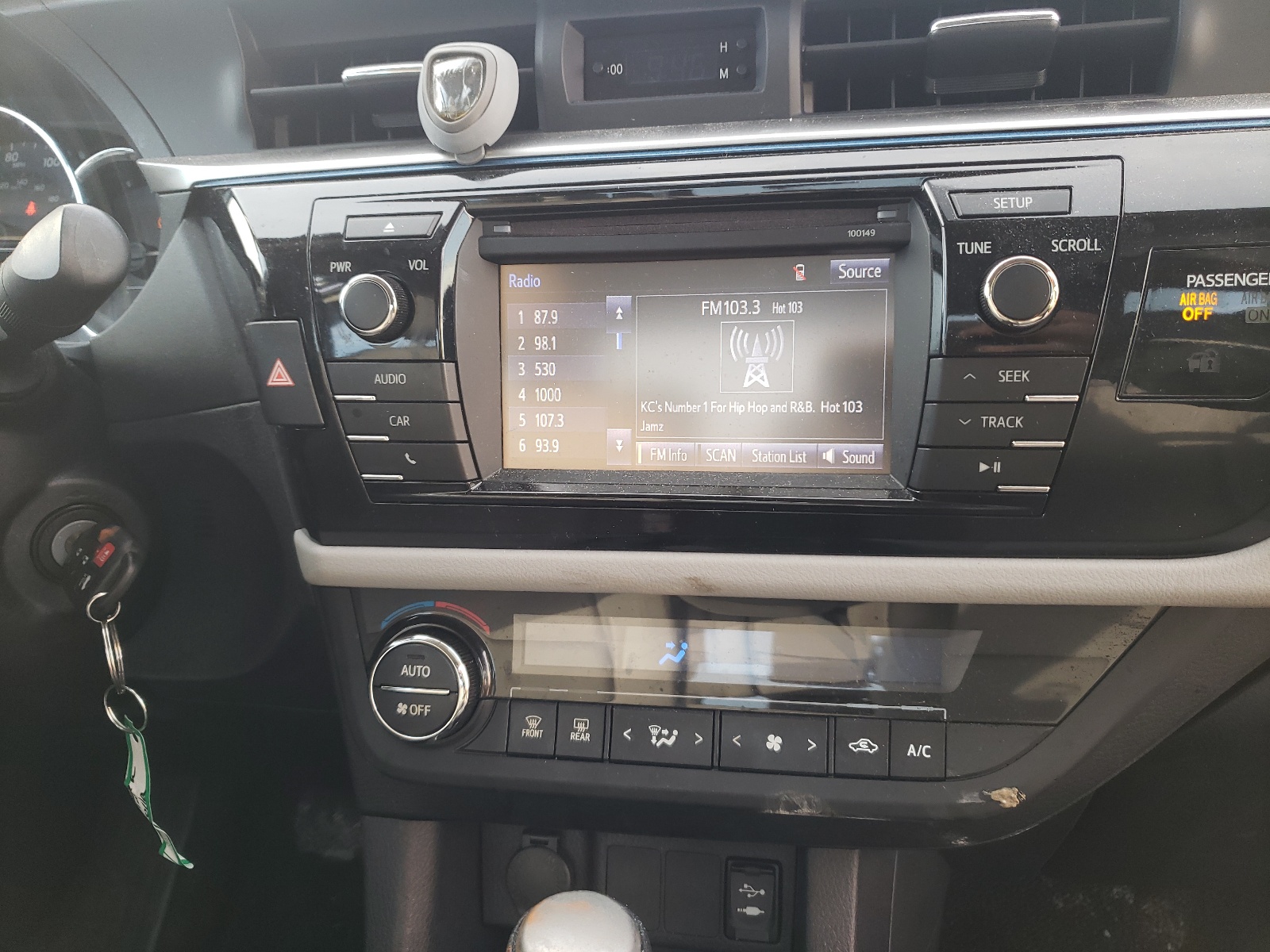 Photo 9 from auction – 2015 TOYOTA COROLLA L with VIN 2T1BURHE4FC369234